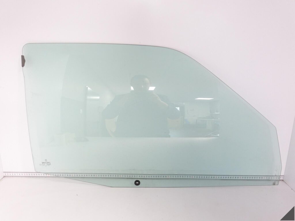 PEUGEOT 106 LIFT 96-03 SZYBA BOCZNA DRZWI PRAWA PRZÓD TRANSPARENTNA 3 DRZWI