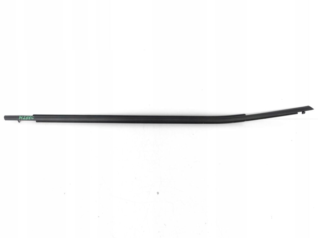 TOYOTA RAV4 V 5 19- LISTWA ZGARNIAJĄCA SZYBY DRZWI PRAWA PRZÓD 75710-42050 TOYOTA RAV4 V 5 19- LISTWA ZGARNIAJĄCA SZYBY DRZWI PRAWA PRZÓD 75710-42050