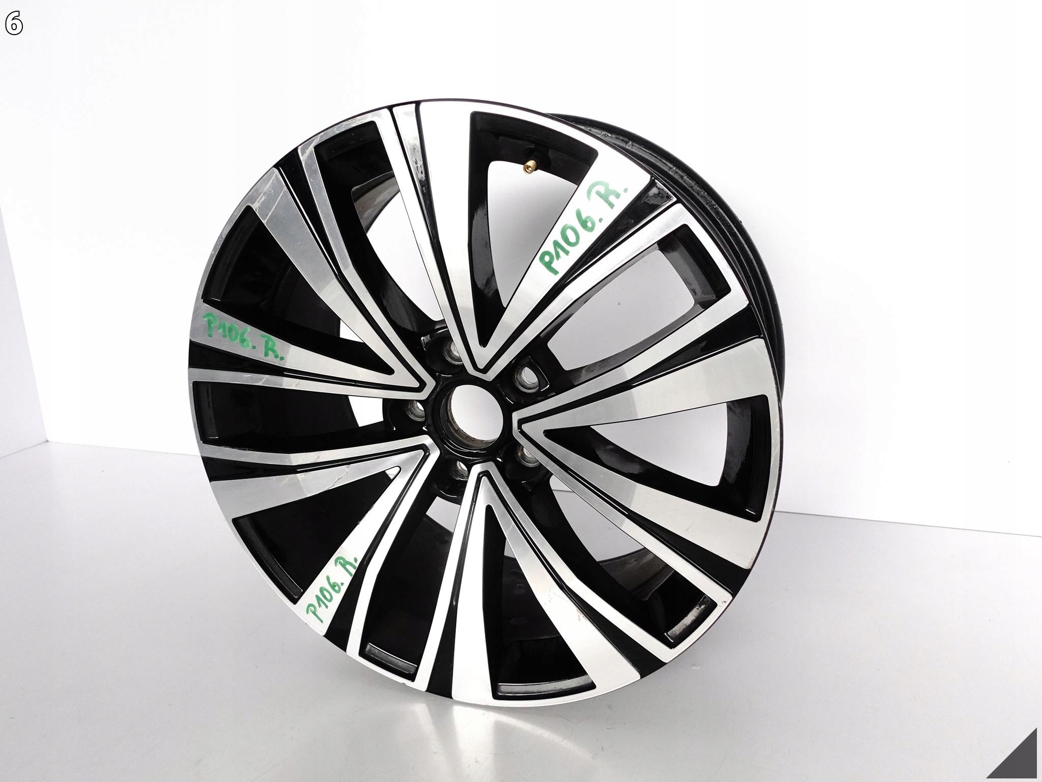 VW ARTEON 3G8 FELGA 8JX18 ET40 5X112 VW ARTEON 3G8 FELGA 8JX18 ET40 5X112 - obrazek 7