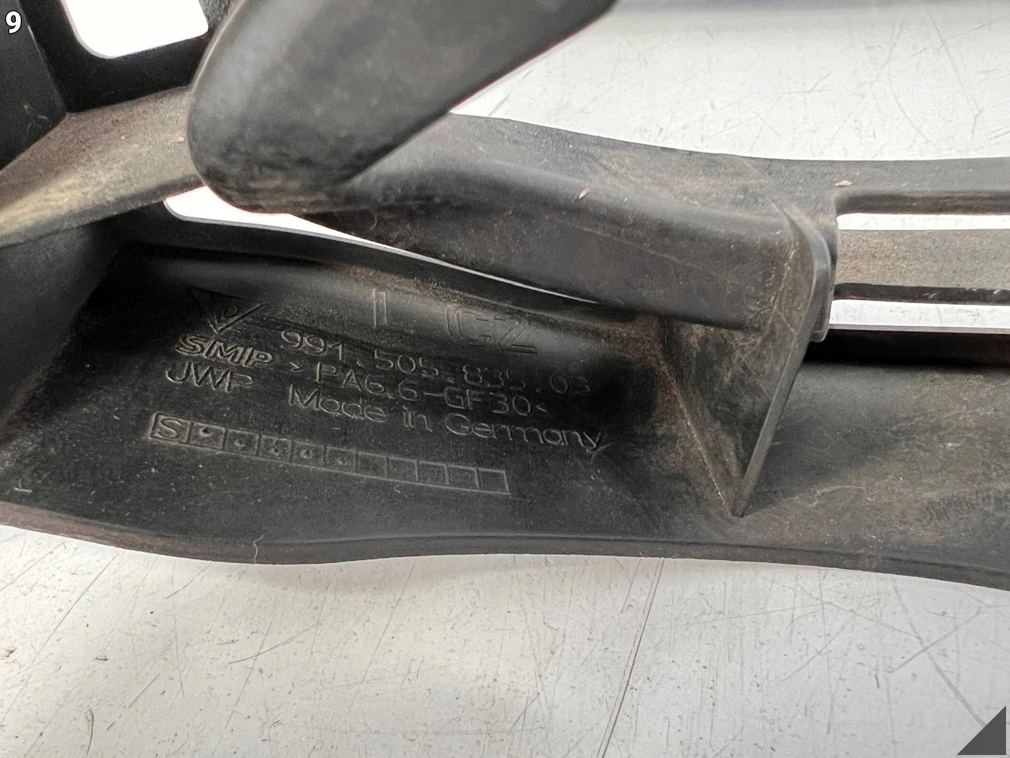 PORSCHE 911 991 LIFT 17-19 ŚLIZG MOCOWANIE ZDERZAKA ŚRODKOWY LEWY PRAWY TYŁ PORSCHE 911 991 LIFT 17-19 ŚLIZG MOCOWANIE ZDERZAKA ŚRODKOWY LEWY PRAWY TYŁ - obrazek 10