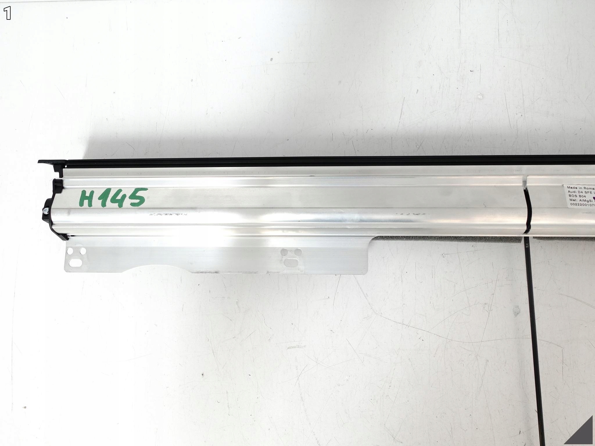 AUDI A8 4H4 D4 09-17 LIFT ROLETA OSŁONA SZYBY DRZWI LEWA TYŁ LONG LIMUZYNA AUDI A8 4H4 D4 09-17 LIFT ROLETA OSŁONA SZYBY DRZWI LEWA TYŁ LONG LIMUZYNA - obrazek 2