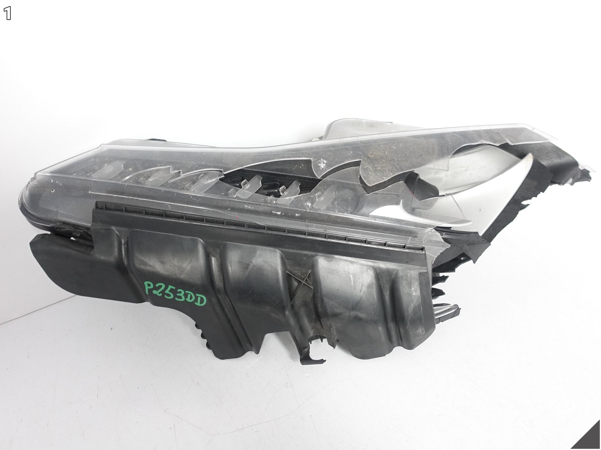 FERRARI 488 GTB SPIDER F142 LAMPA XENON + LED PRAWA PRZÓD EUROPA USZKODZONA FERRARI 488 GTB SPIDER F142 LAMPA XENON + LED PRAWA PRZÓD EUROPA USZKODZONA - obrazek 2