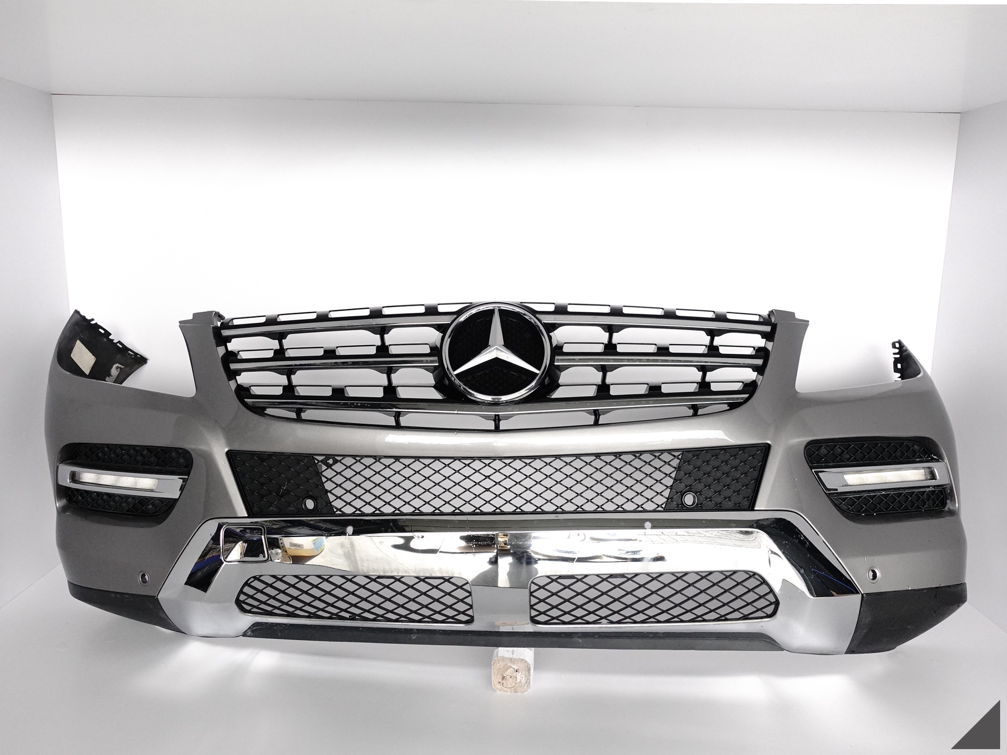 MERCEDES ML W166 ZWYKŁY/BASIS 11-15 ZDERZAK GRILL LED 6XPDC/BEZ SPRYSKÓW MERCEDES ML W166 ZWYKŁY/BASIS 11-15 ZDERZAK GRILL LED 6XPDC/BEZ SPRYSKÓW