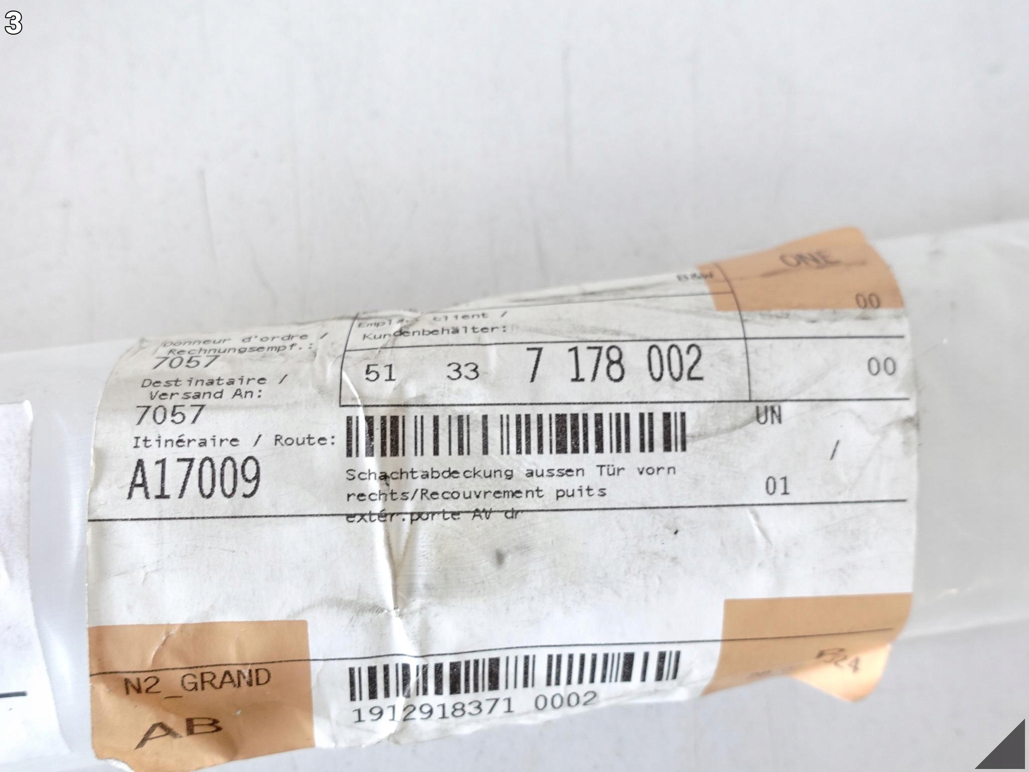 BMW 7 F01 F02 F04 PRZED / PO LIFT LCI 08-15 LISTWA ZGARNIAJĄCA PRAWA PRZÓD BMW 7 F01 F02 F04 PRZED / PO LIFT LCI 08-15 LISTWA ZGARNIAJĄCA PRAWA PRZÓD - obrazek 4