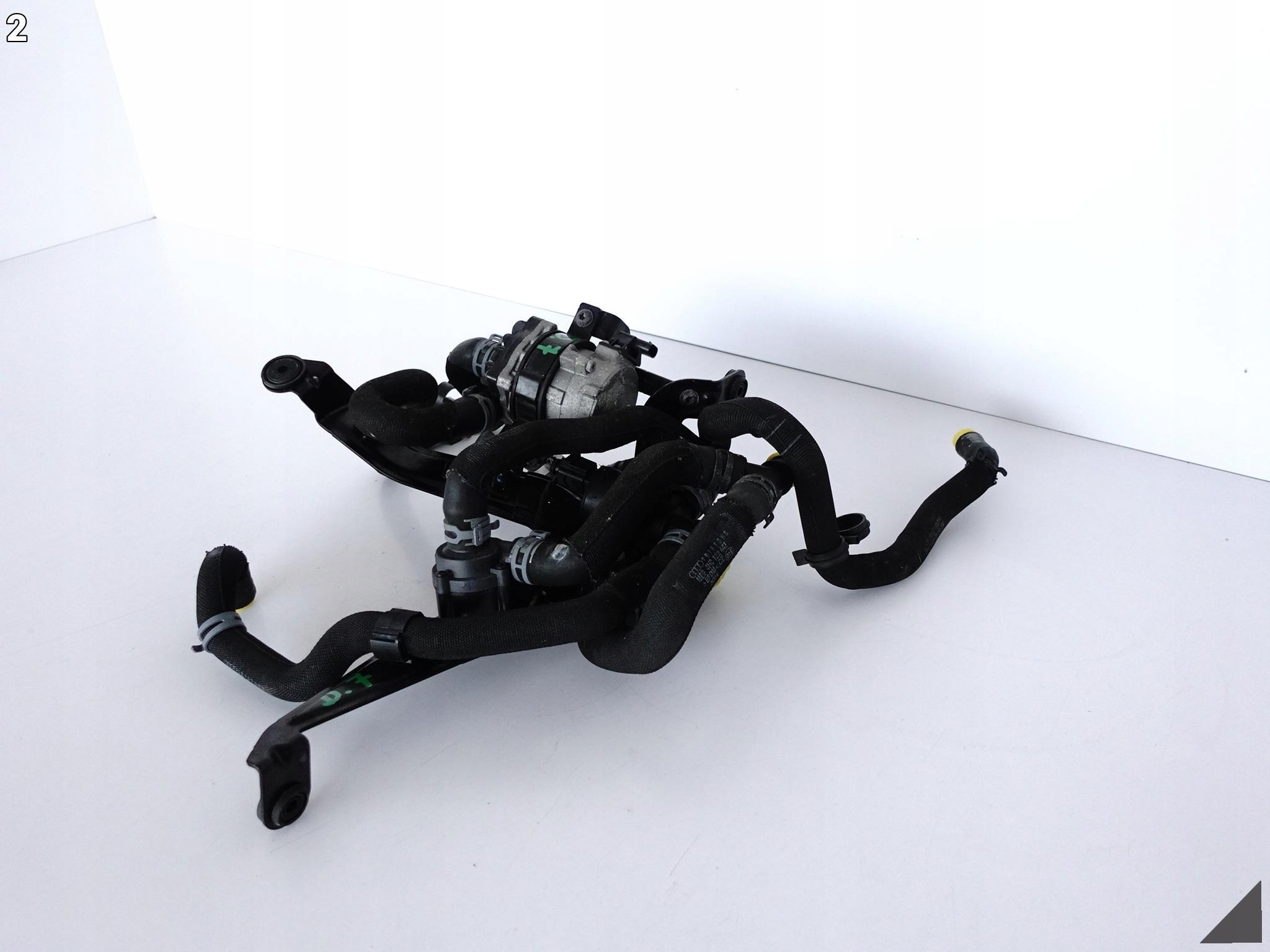 AUDI A8 4H0 A6 A7 4G Q7 4M0 Q8 4M8 POMPA WODY WĘŻE WSPORNIK ZAWÓR 4.0 TFSI AUDI A8 4H0 A6 A7 4G Q7 4M0 Q8 4M8 POMPA WODY WĘŻE WSPORNIK ZAWÓR 4.0 TFSI - obrazek 3