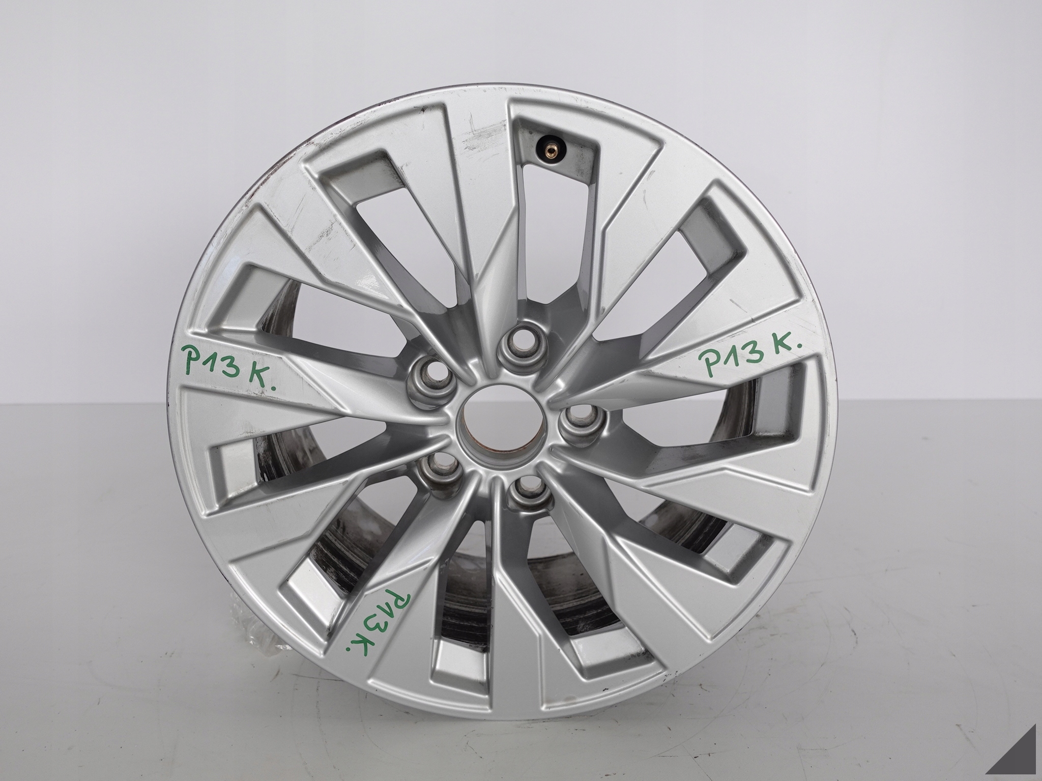 AUDI A3 8Y0 FELGA 7,5JX16 ET43 8Y0601025T 5X112 AUDI A3 8Y0 FELGA 7,5JX16 ET43 8Y0601025T 5X112