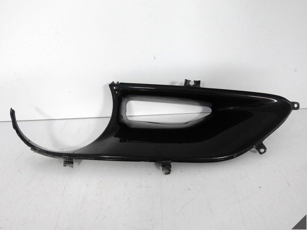 FERRARI 488 GTB F142M 15-19 OSŁONA WLOT RAMKA LAMPY W ZDERZAK TYŁ CARBON