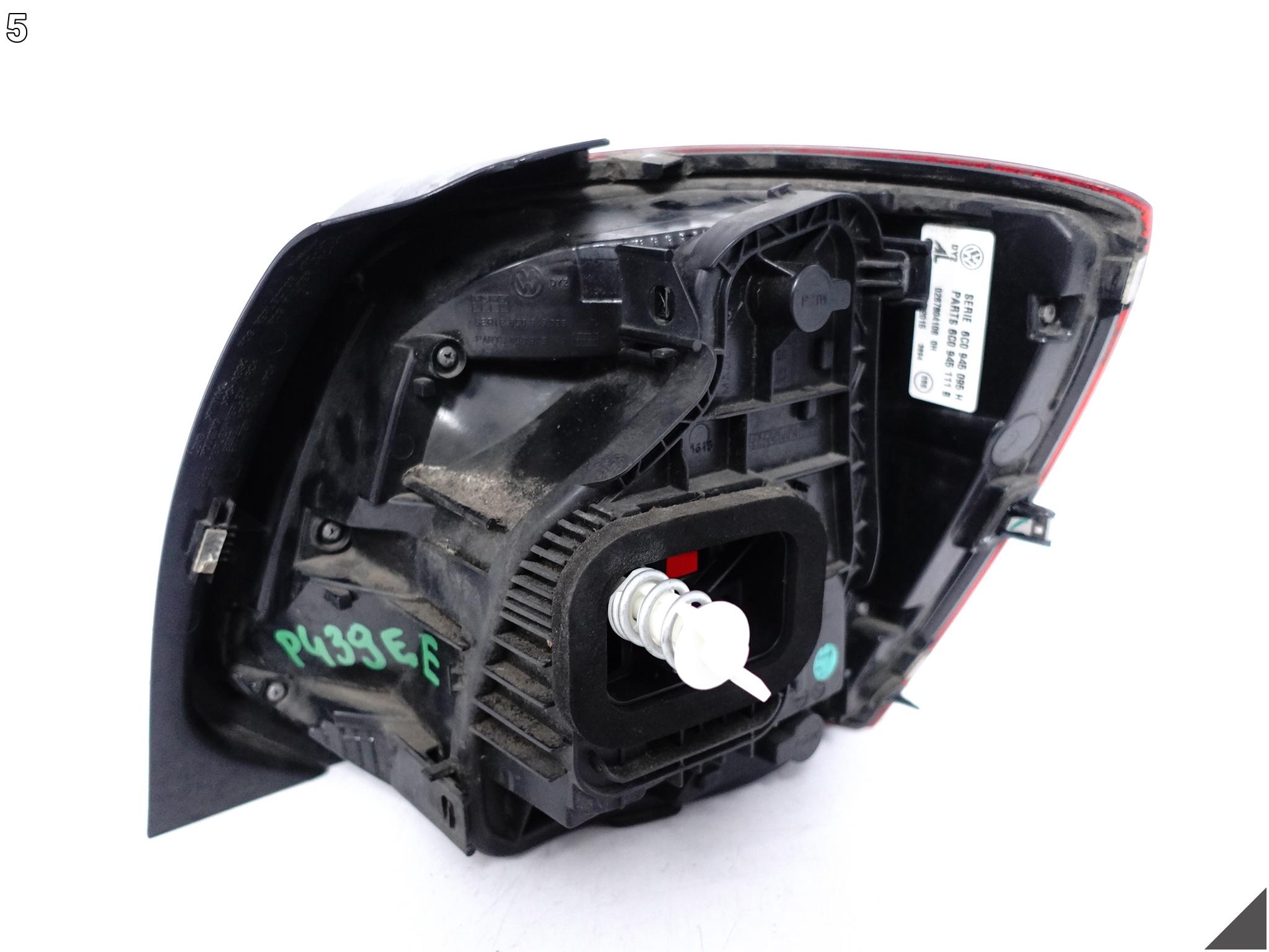 VW POLO V 6C0 LIFT 14-17 LAMPA LED W BŁOTNIK LEWA TYŁ EU VW POLO V 6C0 LIFT 14-17 LAMPA LED W BŁOTNIK LEWA TYŁ EU - obrazek 6