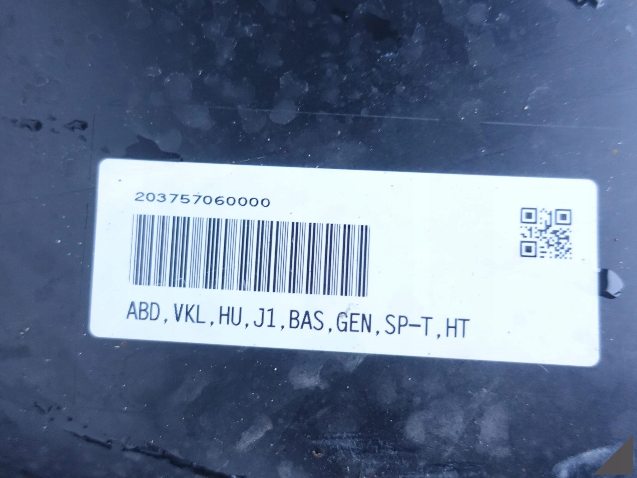 PORSCHE TAYCAN 9J1 ZDERZAK SPOILER DYFUZOR TYŁ PORSCHE TAYCAN 9J1 ZDERZAK SPOILER DYFUZOR TYŁ - obrazek 11