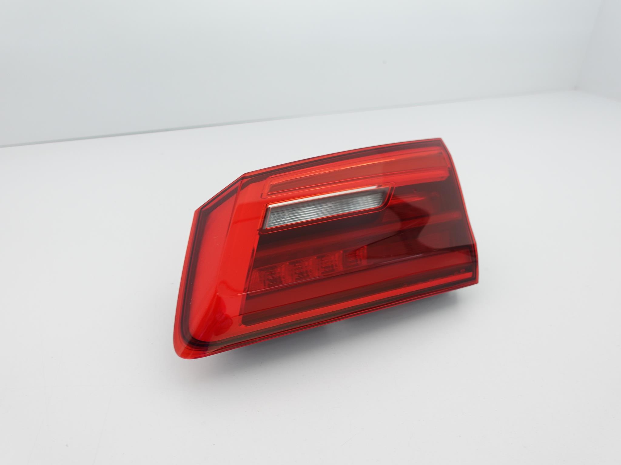 BMW 5 G30 M5 F90 17-20 LAMPA PRAWA TYŁ KLAPĘ LED BMW 5 G30 M5 F90 17-20 LAMPA PRAWA TYŁ KLAPĘ LED - obrazek 2