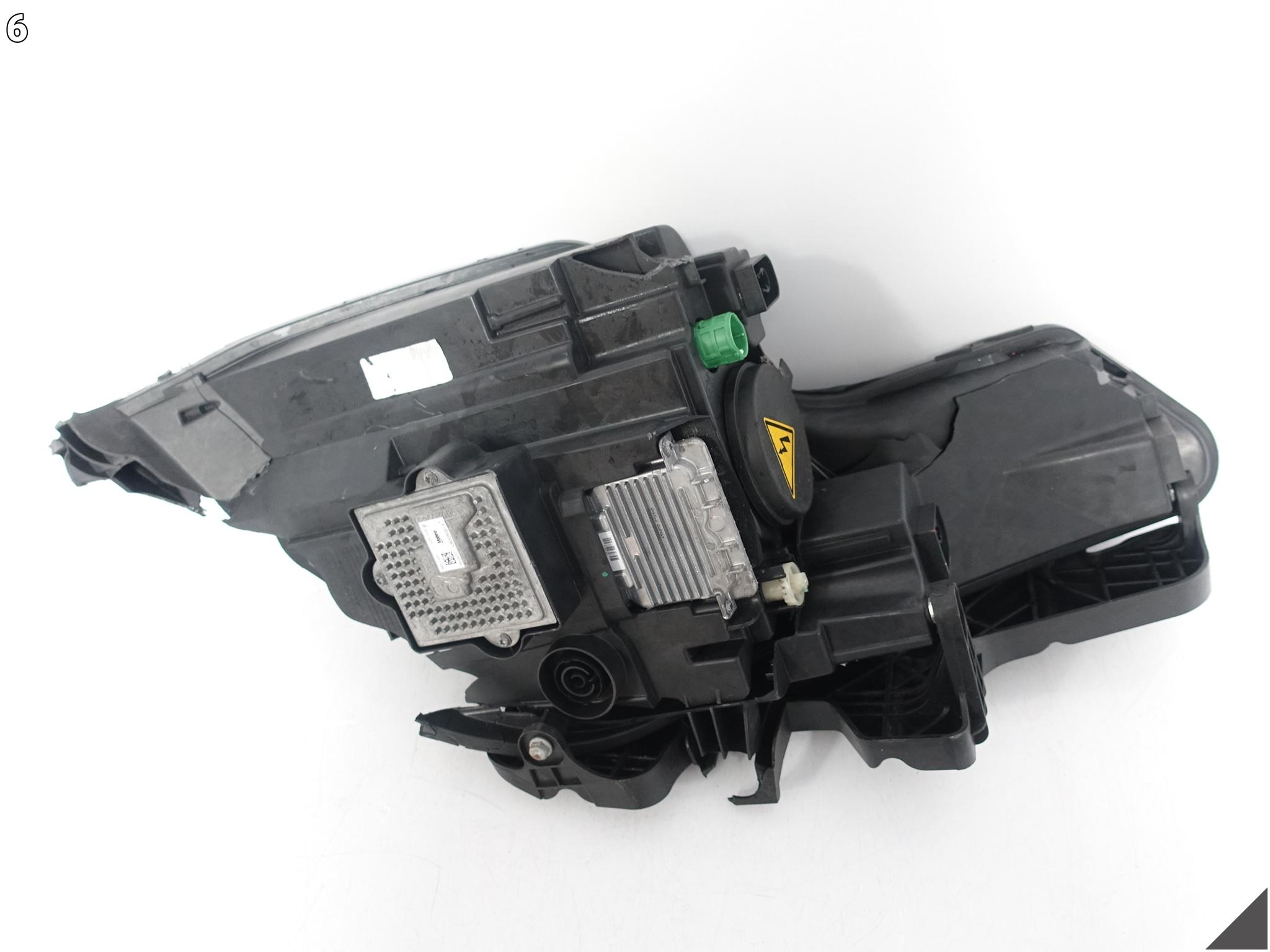 FERRARI 488 GTB SPIDER F142 LAMPA XENON + LED PRAWA PRZÓD EUROPA USZKODZONA FERRARI 488 GTB SPIDER F142 LAMPA XENON + LED PRAWA PRZÓD EUROPA USZKODZONA - obrazek 7