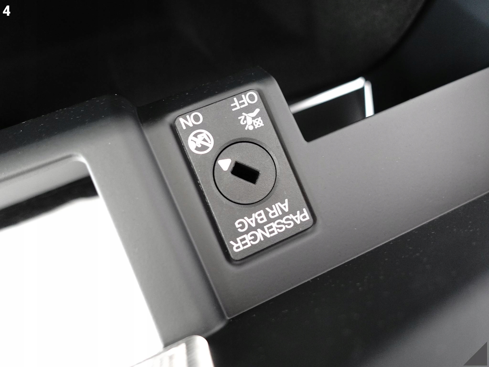 AUDI A5 S5 8W6 F5 A4 S4 8W0 B9 15- SCHOWEK PASAŻERA KLIMATYZOWANY WERSJA UK AUDI A5 S5 8W6 F5 A4 S4 8W0 B9 15- SCHOWEK PASAŻERA KLIMATYZOWANY WERSJA UK - obrazek 5