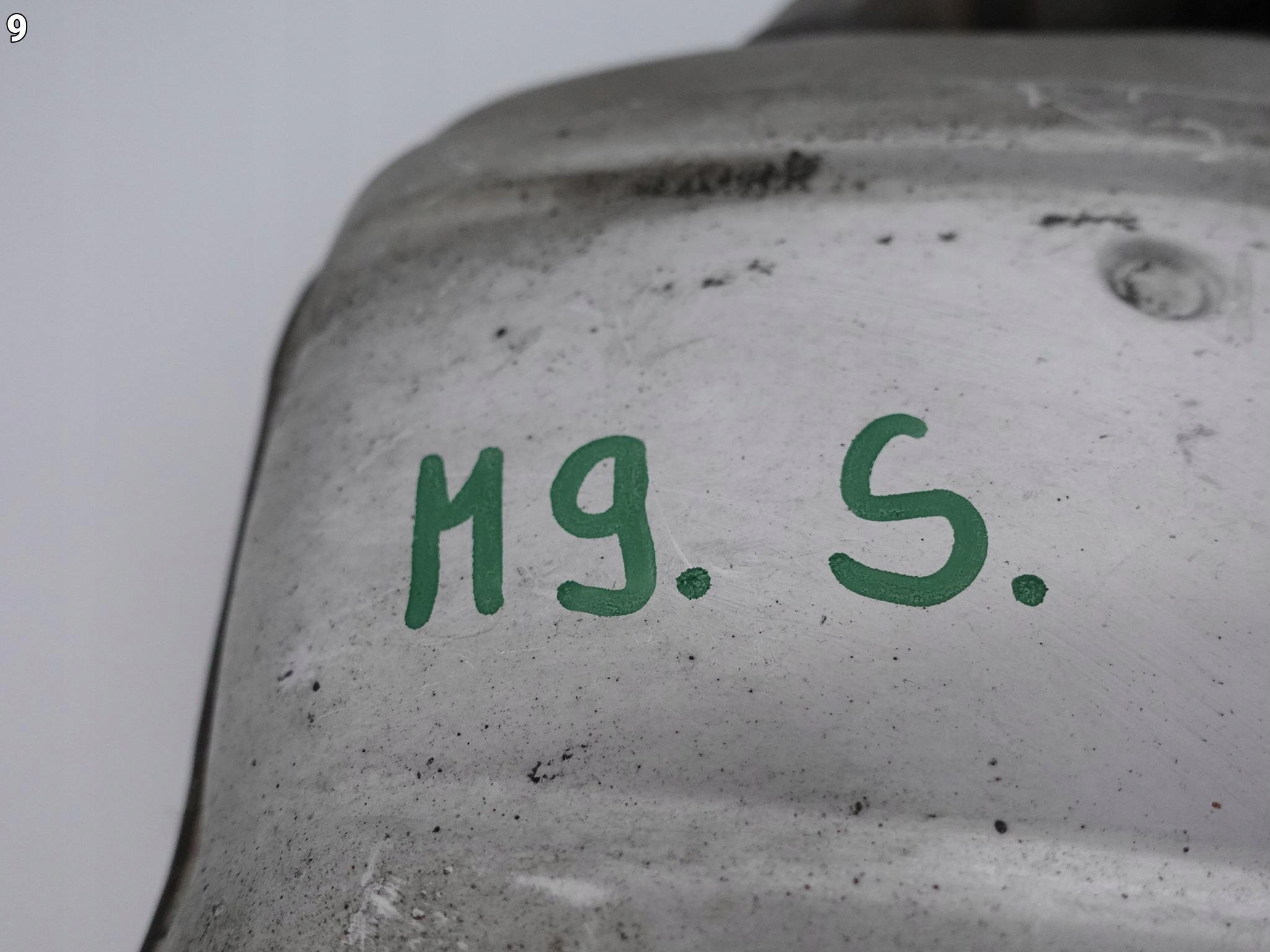 PORSCHE MACAN 95B TURBO GTS WYDECH TŁUMIK LEWY PORSCHE MACAN 95B TURBO GTS WYDECH TŁUMIK LEWY - obrazek 10