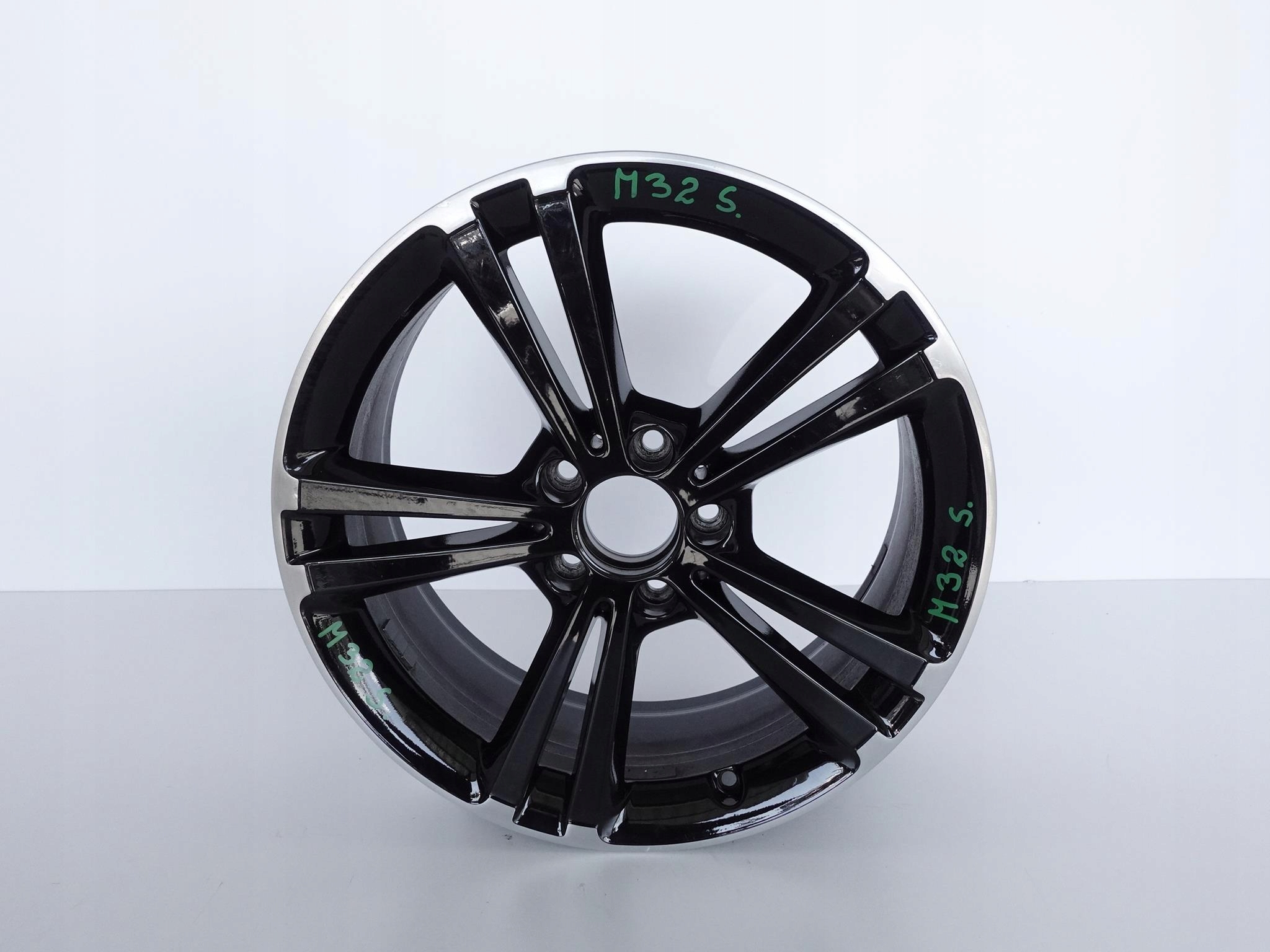 MERCEDES A-KLASA W177 FELGA 7,5JX18 ET49 5X112 MERCEDES A-KLASA W177 FELGA 7,5JX18 ET49 5X112