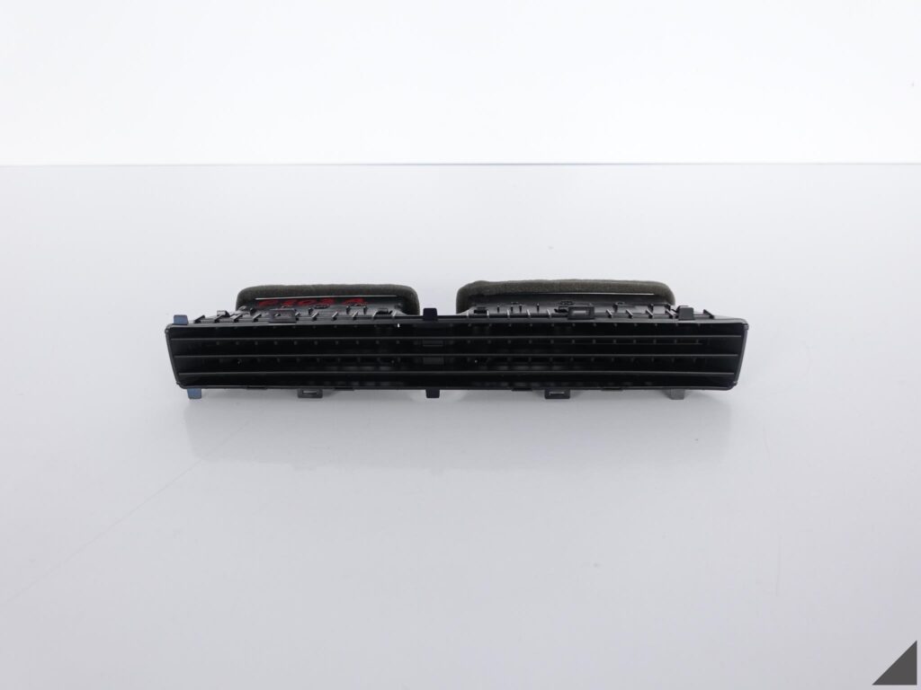 AUDI RS5 A5 A4 S5 8W A4 S4 KRATKA NAWIEWU KONSOLI AUDI RS5 A5 A4 S5 8W A4 S4 KRATKA NAWIEWU KONSOLI