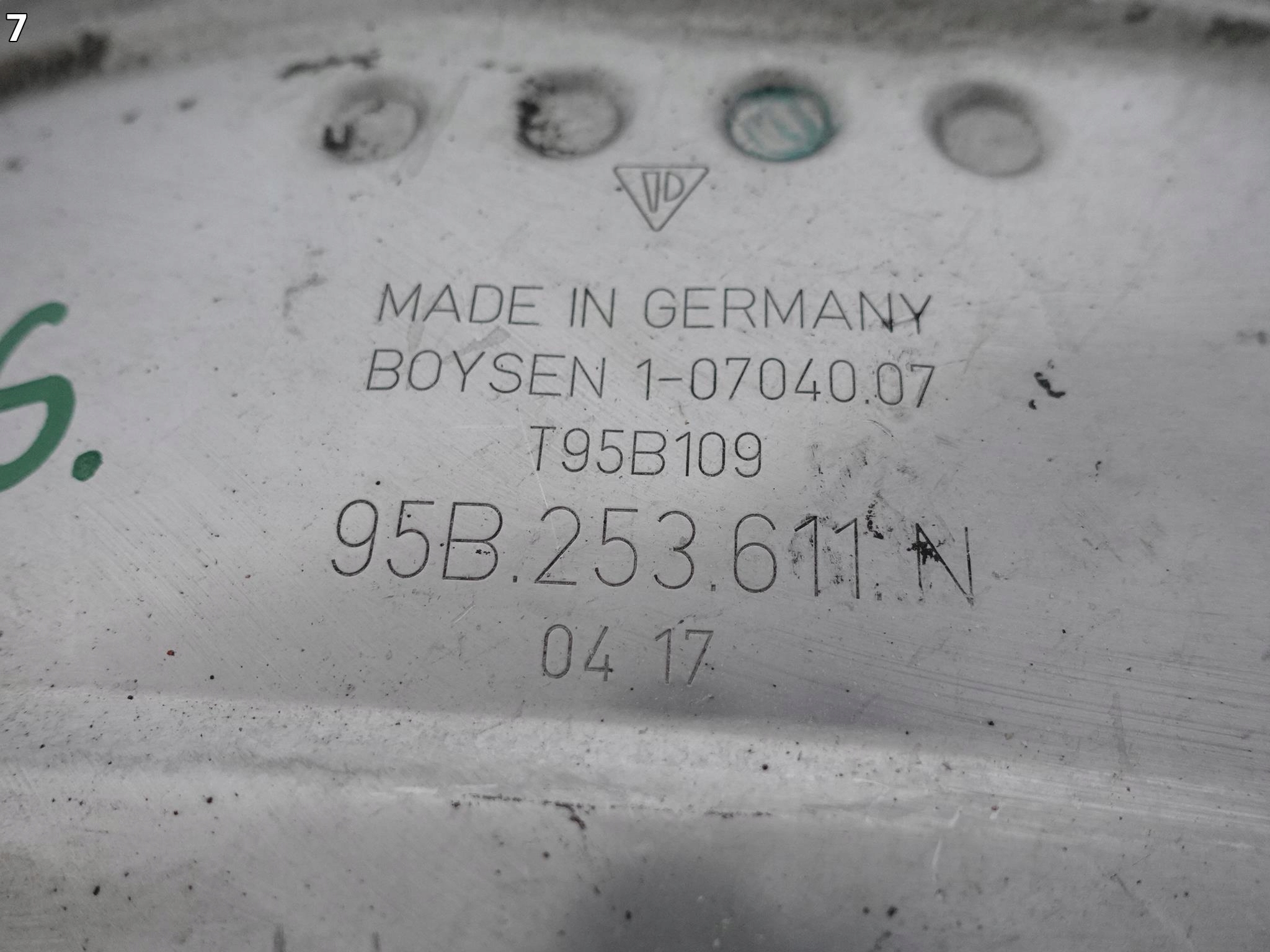 PORSCHE MACAN 95B TURBO GTS WYDECH TŁUMIK LEWY PORSCHE MACAN 95B TURBO GTS WYDECH TŁUMIK LEWY - obrazek 8
