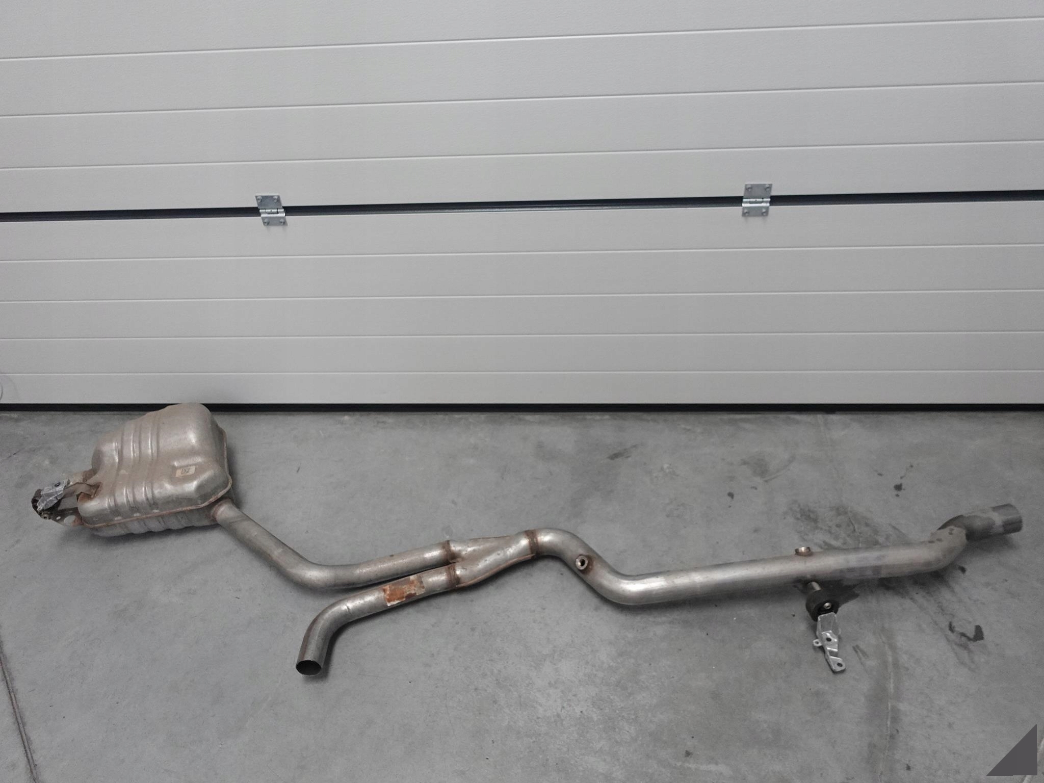 AUDI A7 4G8 A6 4G0 C7 LIFT 10-18 TŁUMIK WYDECH LEWY TYŁ 3.0TDI AUDI A7 4G8 A6 4G0 C7 LIFT 10-18 TŁUMIK WYDECH LEWY TYŁ 3.0TDI