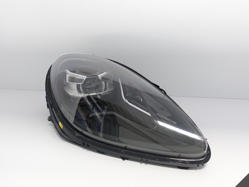 PORSCHE MACAN 95B LIFT 18- LAMPA PDLS FULL LED EU