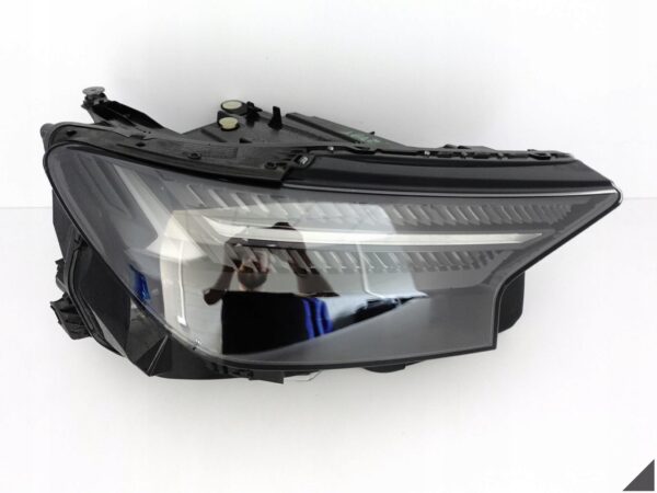AUDI Q4 E-TRON 89A 21- LAMPA MATRIX HIGH FULL LED PRAWA PRZÓD EUROPA *036D*