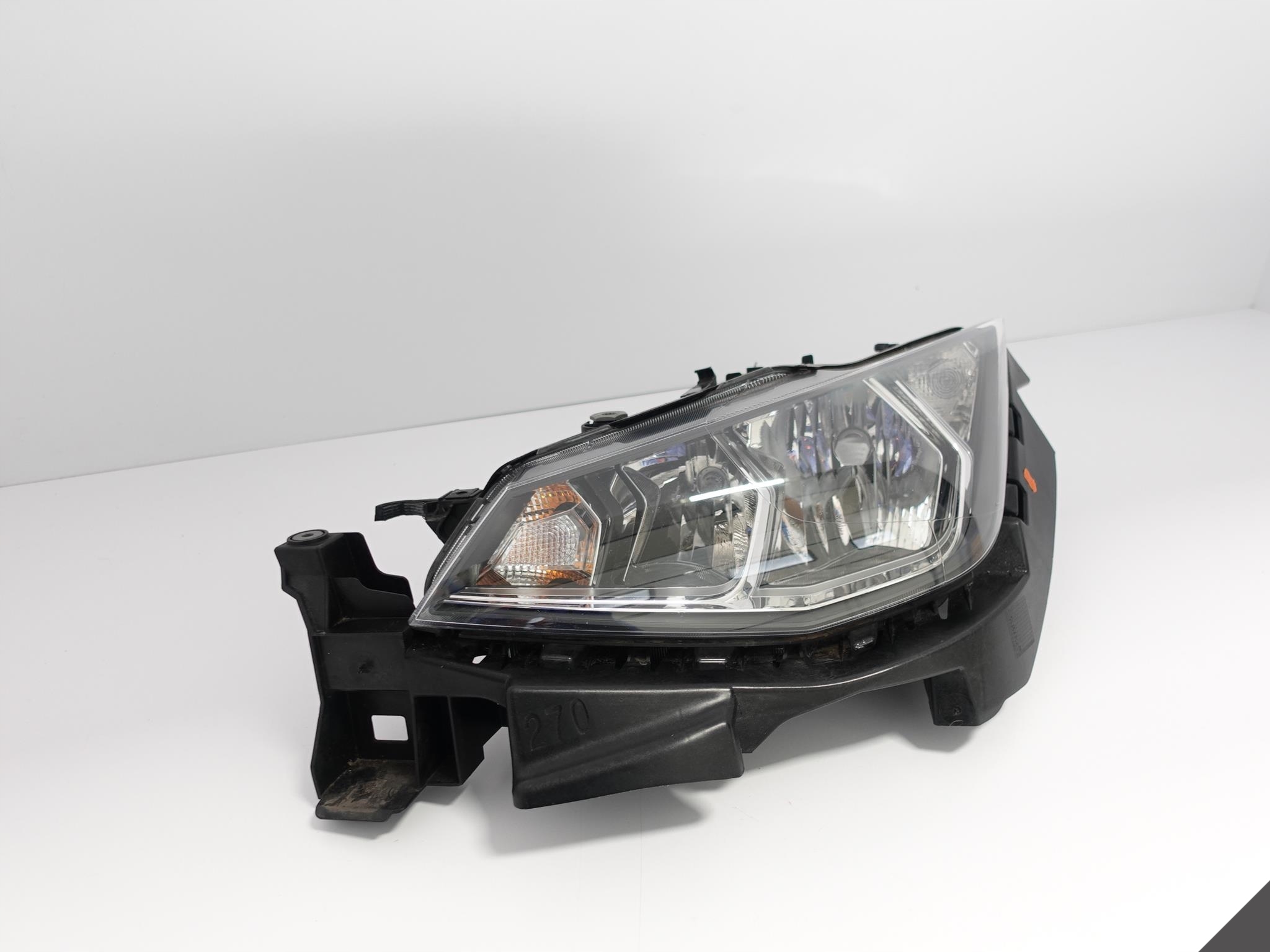 SEAT IBIZA V 5 6F1 ARONA 17- LAMPA+ŚLIZG ZWYKŁA H7 SEAT IBIZA V 5 6F1 ARONA 17- LAMPA+ŚLIZG ZWYKŁA H7 - obrazek 2