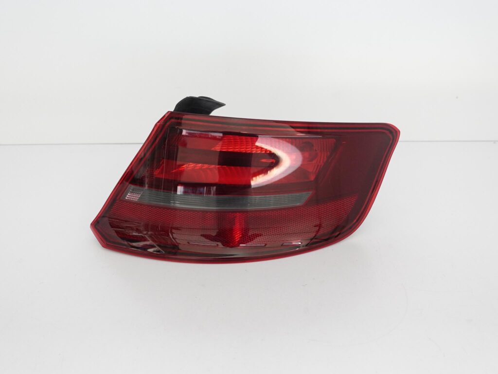 AUDI A3 S3 8V4 SPORTBACK LAMPA LED PRAWA TYŁ EU