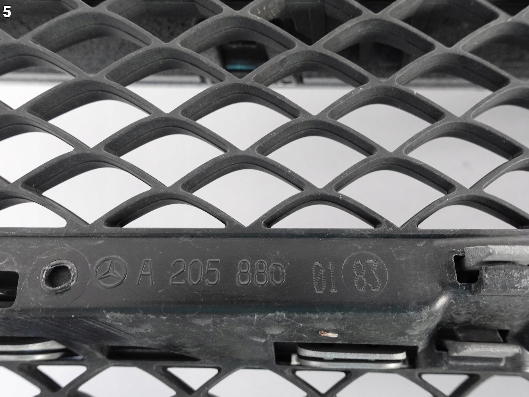 MERCEDES C-KLASA W205 S205 14-18 GRILL ATRAPA MERCEDES C-KLASA W205 S205 14-18 GRILL ATRAPA - obrazek 6