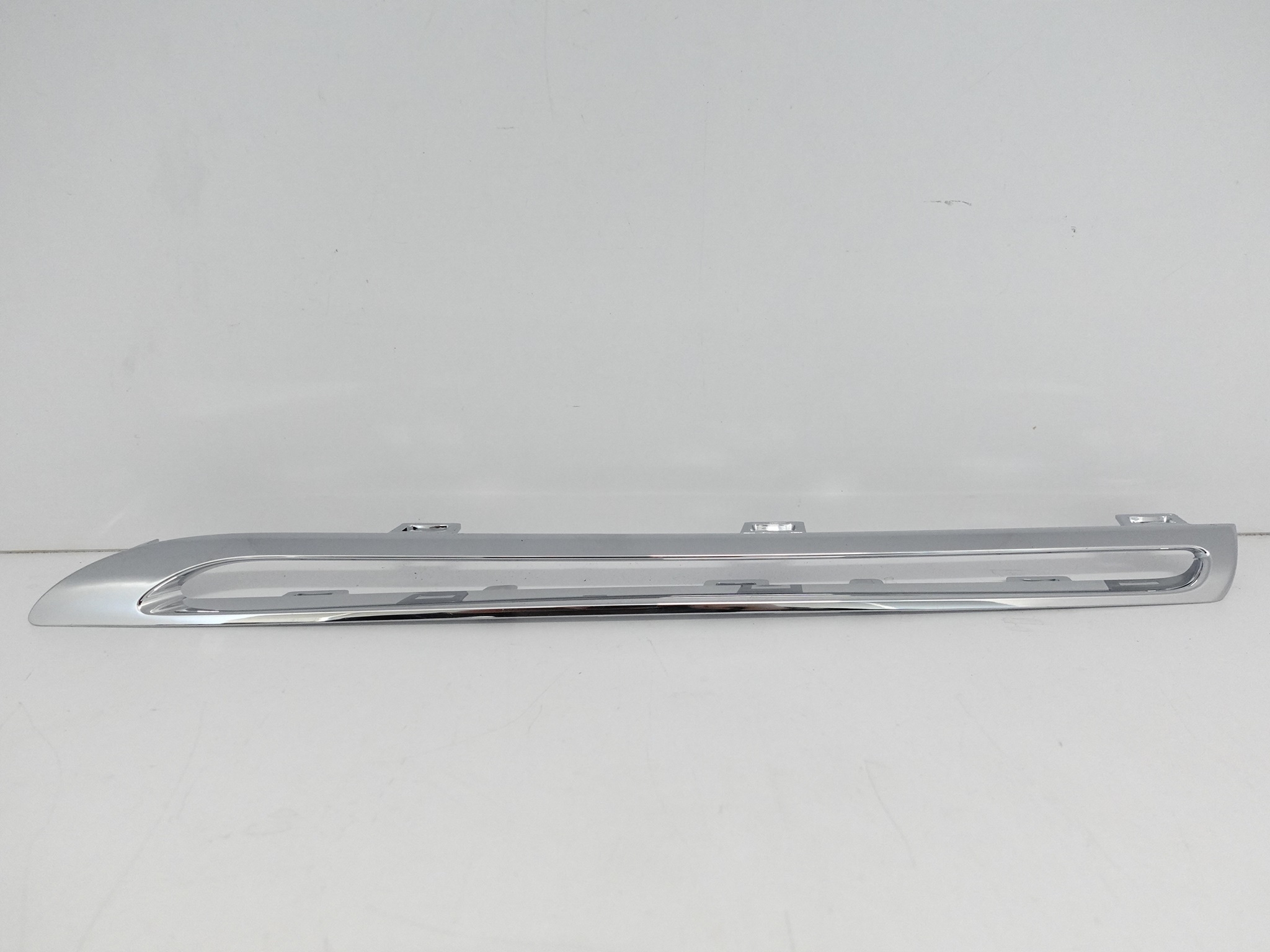 MERCEDES GLC X253 C253 AMG 15-19 LISTWA CHROM PRAWA NA GRILL ATRAPA MERCEDES GLC X253 C253 AMG 15-19 LISTWA CHROM PRAWA NA GRILL ATRAPA