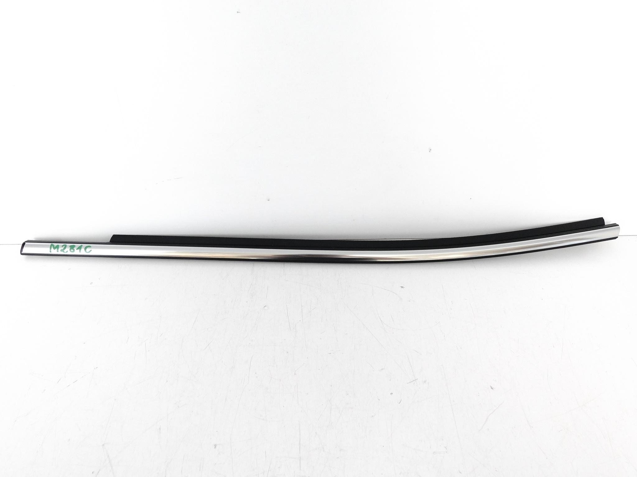 TOYOTA YARIS IV 4 19- LISTWA ZGARNIAJĄCA SZYBY LEWA TYŁ CHROM 68230-52241 TOYOTA YARIS IV 4 19- LISTWA ZGARNIAJĄCA SZYBY LEWA TYŁ CHROM 68230-52241
