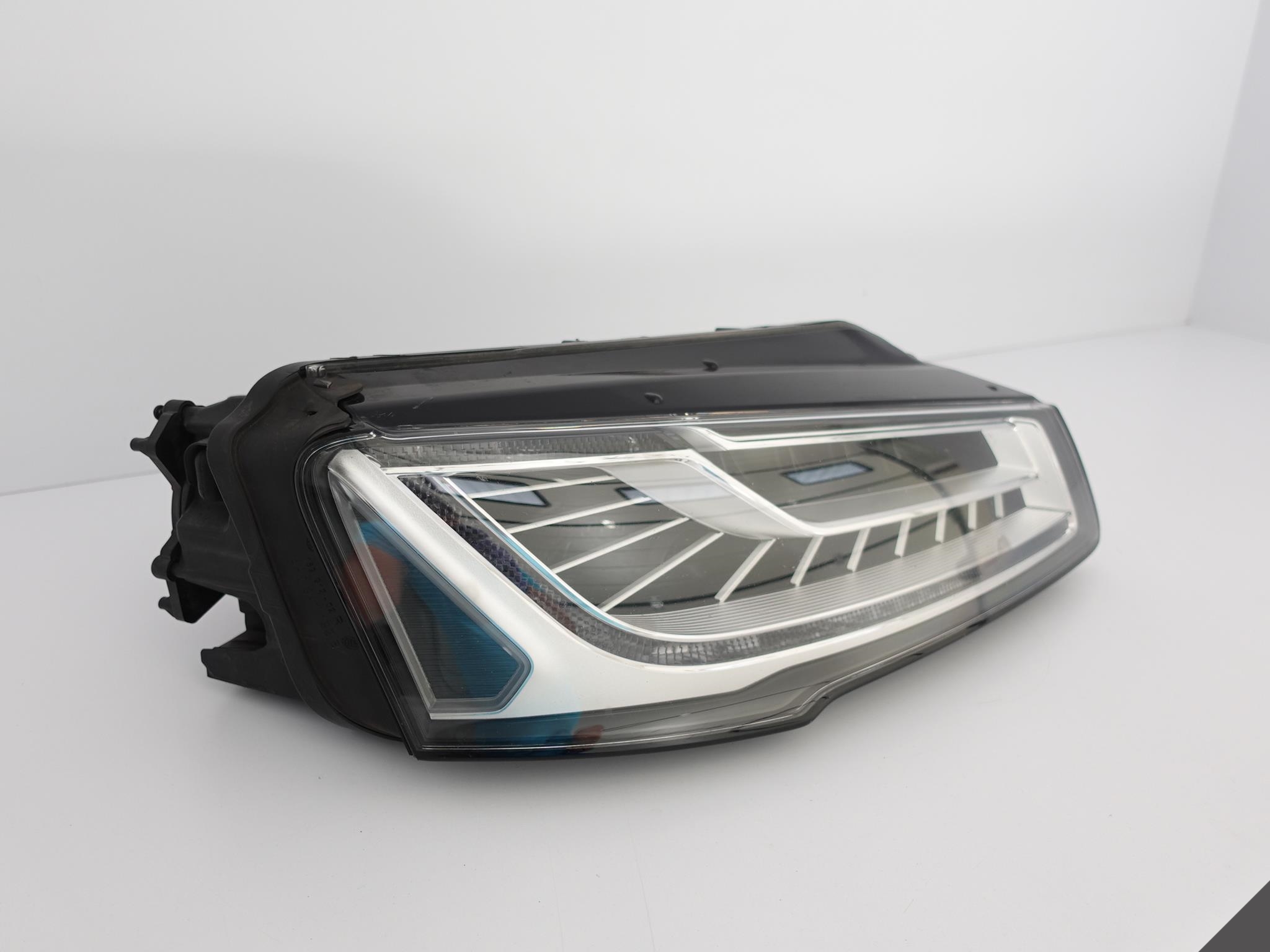 AUDI A8 S8 4H0 D4 LIFT 13-17 LAMPA MATRIX FULL LED AUDI A8 S8 4H0 D4 LIFT 13-17 LAMPA MATRIX FULL LED - obrazek 2
