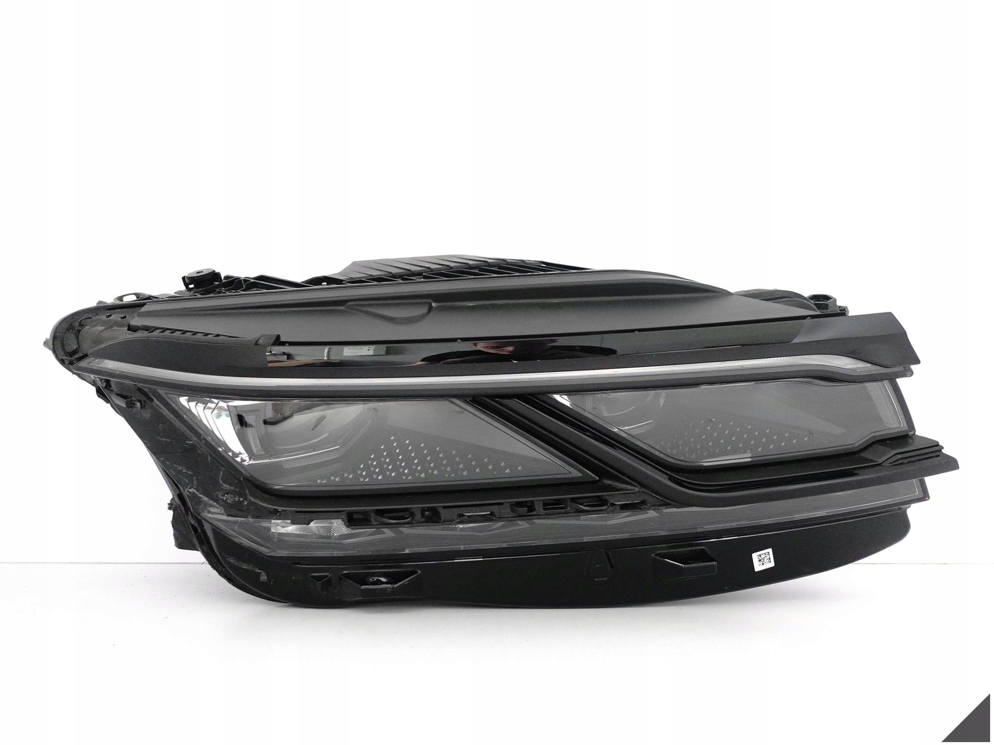 VW TOUAREG III 760 761 CR7 18- LAMPA MATRIX FULL LED PRAWA PRZÓD 761941082A VW TOUAREG III 760 761 CR7 18- LAMPA MATRIX FULL LED PRAWA PRZÓD 761941082A