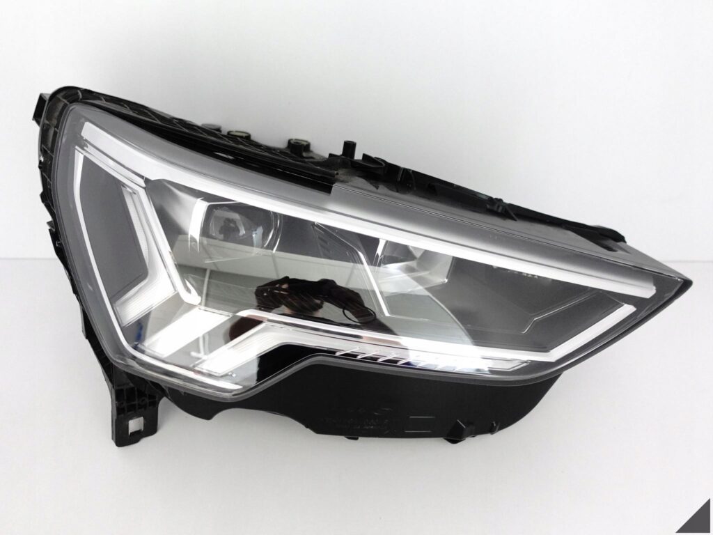 AUDI Q3 II (2 GENERACJA) F3 83A 18- LAMPA FULL LED PRAWA PRZÓD EUROPA *034* AUDI Q3 II (2 GENERACJA) F3 83A 18- LAMPA FULL LED PRAWA PRZÓD EUROPA *034*