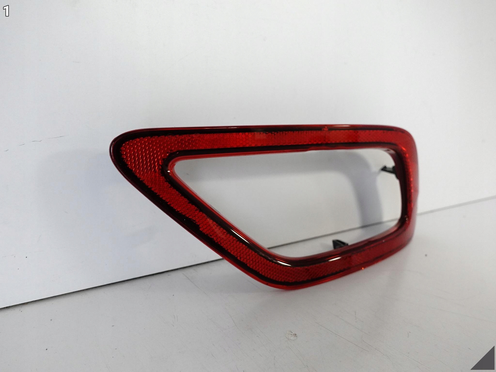 VW T-ROC 2GA LIFT 21- ZDERZAK ODBLASK ŚWIATŁO ODBLASKOWE PRAWE TYŁ VW T-ROC 2GA LIFT 21- ZDERZAK ODBLASK ŚWIATŁO ODBLASKOWE PRAWE TYŁ - obrazek 2