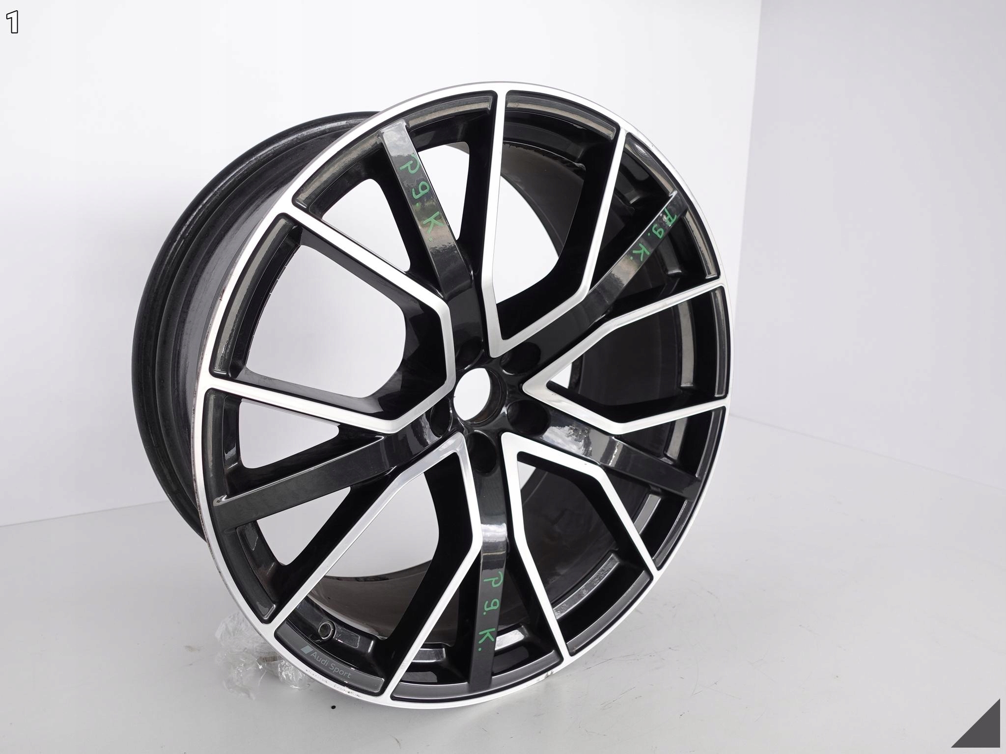 AUDI Q8 SQ8 RSQ8 Q7 S-LINE 4M8 FELGA 10JX22 ET21 AUDI Q8 SQ8 RSQ8 Q7 S-LINE 4M8 FELGA 10JX22 ET21 - obrazek 2
