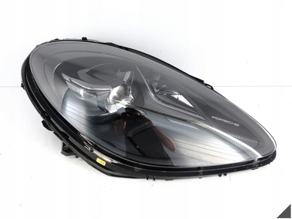 PORSCHE MACAN 95B LIFT 18- LAMPA EXCL FULL LED PRAWA PRZÓD EUROPA CZARNA PORSCHE MACAN 95B LIFT 18- LAMPA EXCL FULL LED PRAWA PRZÓD EUROPA CZARNA