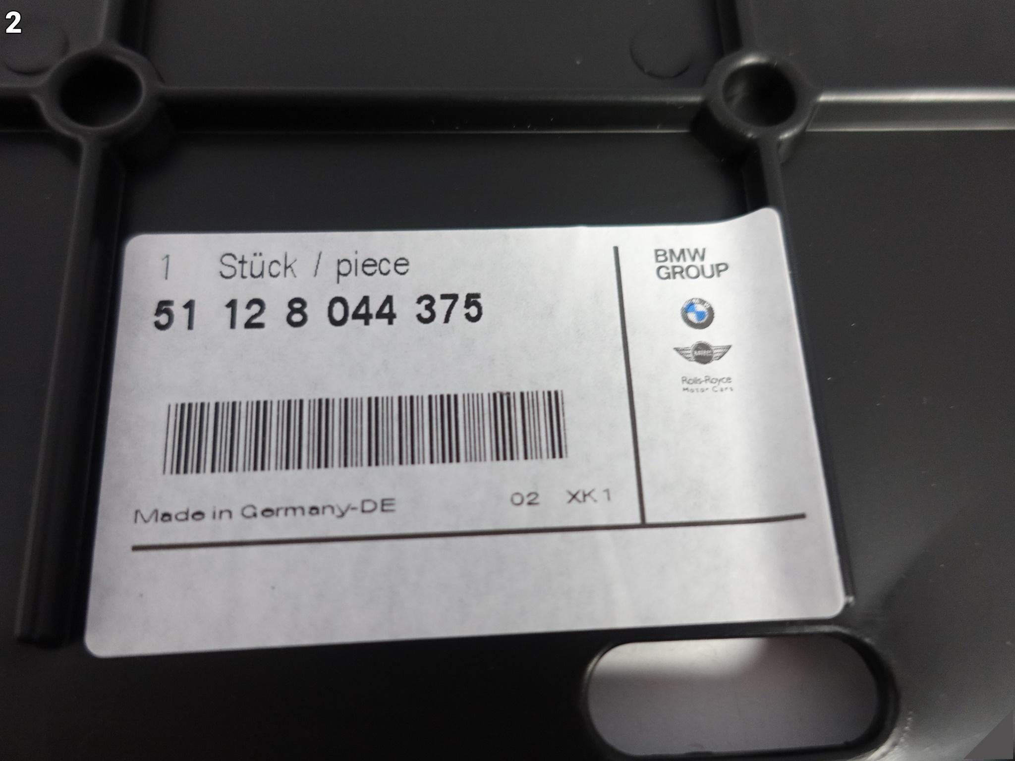 BMW 3 E92 E93 M-PAKIET LCI LIFT 06-13 ŚRODKOWA ZAŚLEPKA OSŁONA ZDERZAK TYŁ BMW 3 E92 E93 M-PAKIET LCI LIFT 06-13 ŚRODKOWA ZAŚLEPKA OSŁONA ZDERZAK TYŁ - obrazek 3