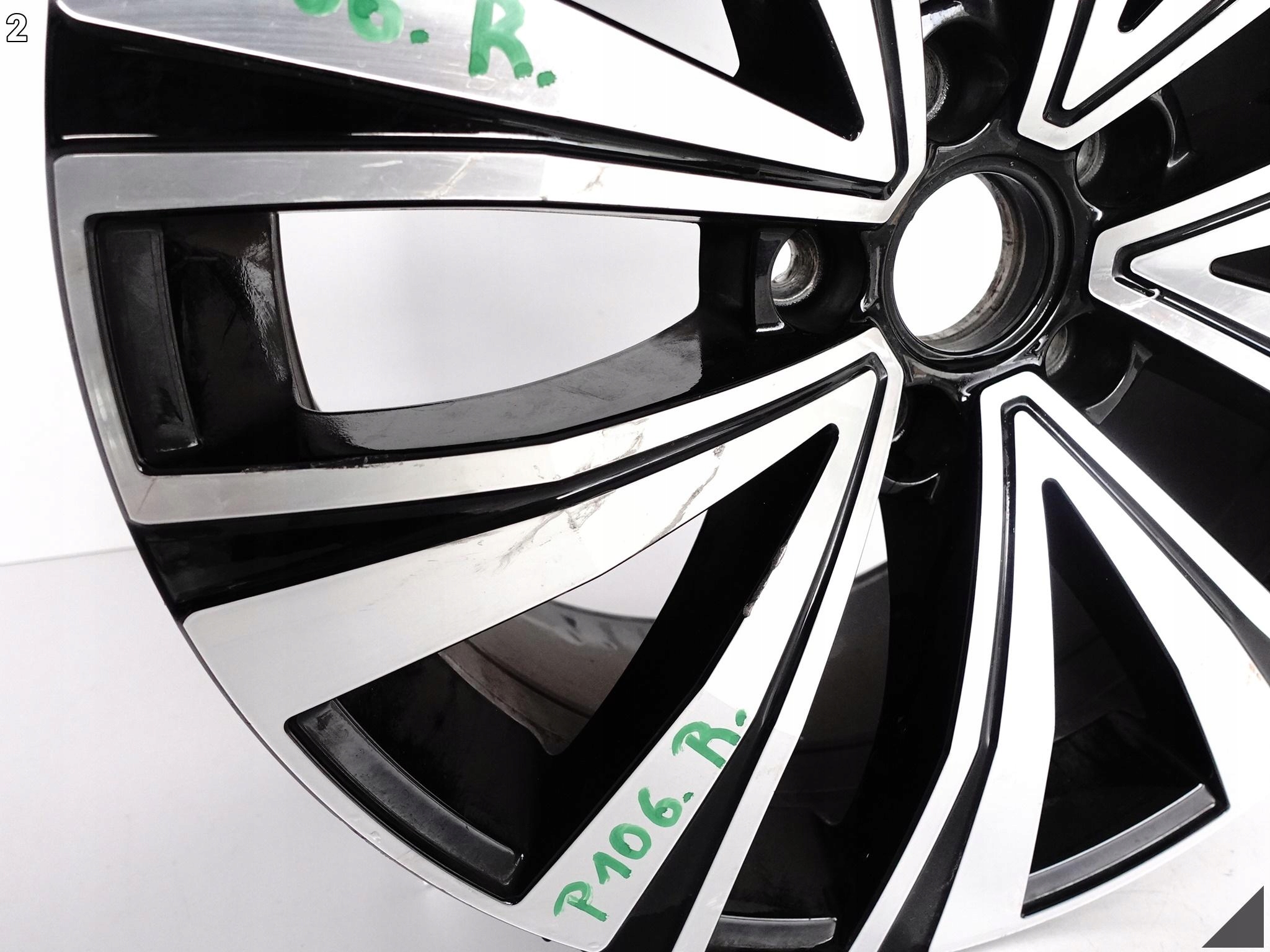 VW ARTEON 3G8 FELGA 8JX18 ET40 5X112 VW ARTEON 3G8 FELGA 8JX18 ET40 5X112 - obrazek 3