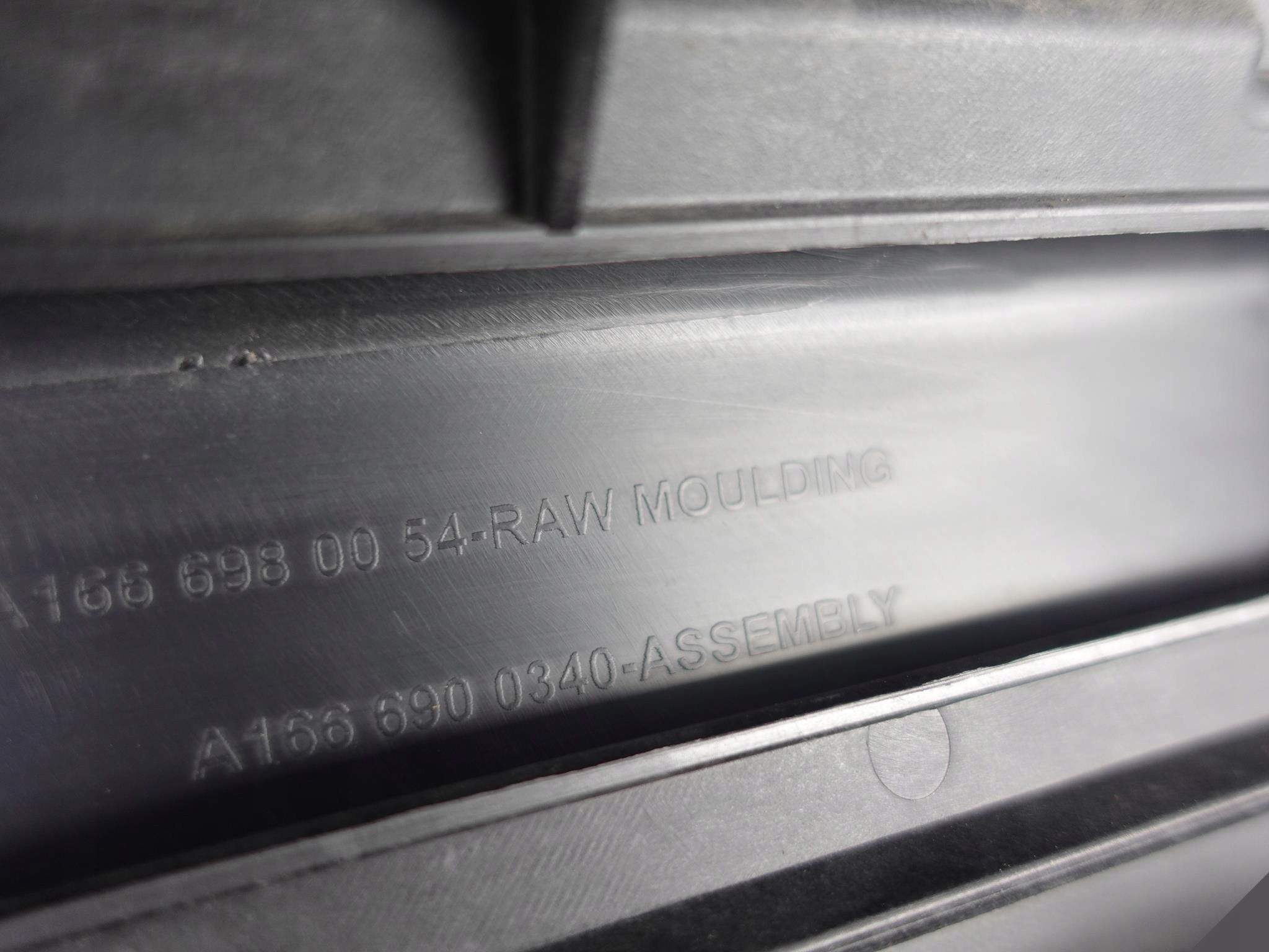 MERC ML GLE W166 11-19 LISTWA STELAŻ+CHROM+PRÓG L MERC ML GLE W166 11-19 LISTWA STELAŻ+CHROM+PRÓG L - obrazek 10
