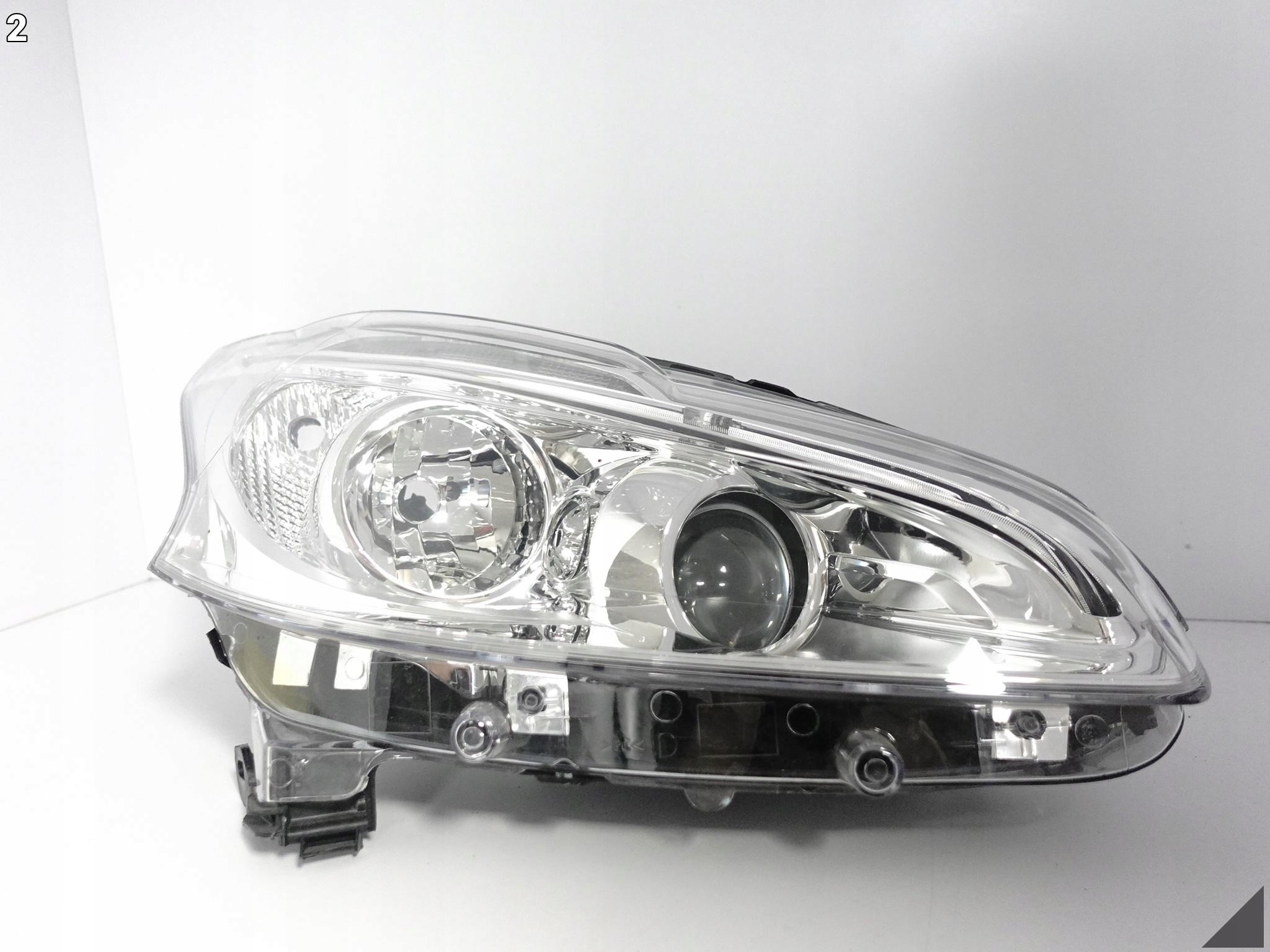 PEUGEOT 208 I 12-15 LAMPA ZWYKŁA+LED HALOGEN PRAWA PRZÓD EUROPA B.ŁADNA PEUGEOT 208 I 12-15 LAMPA ZWYKŁA+LED HALOGEN PRAWA PRZÓD EUROPA B.ŁADNA - obrazek 3
