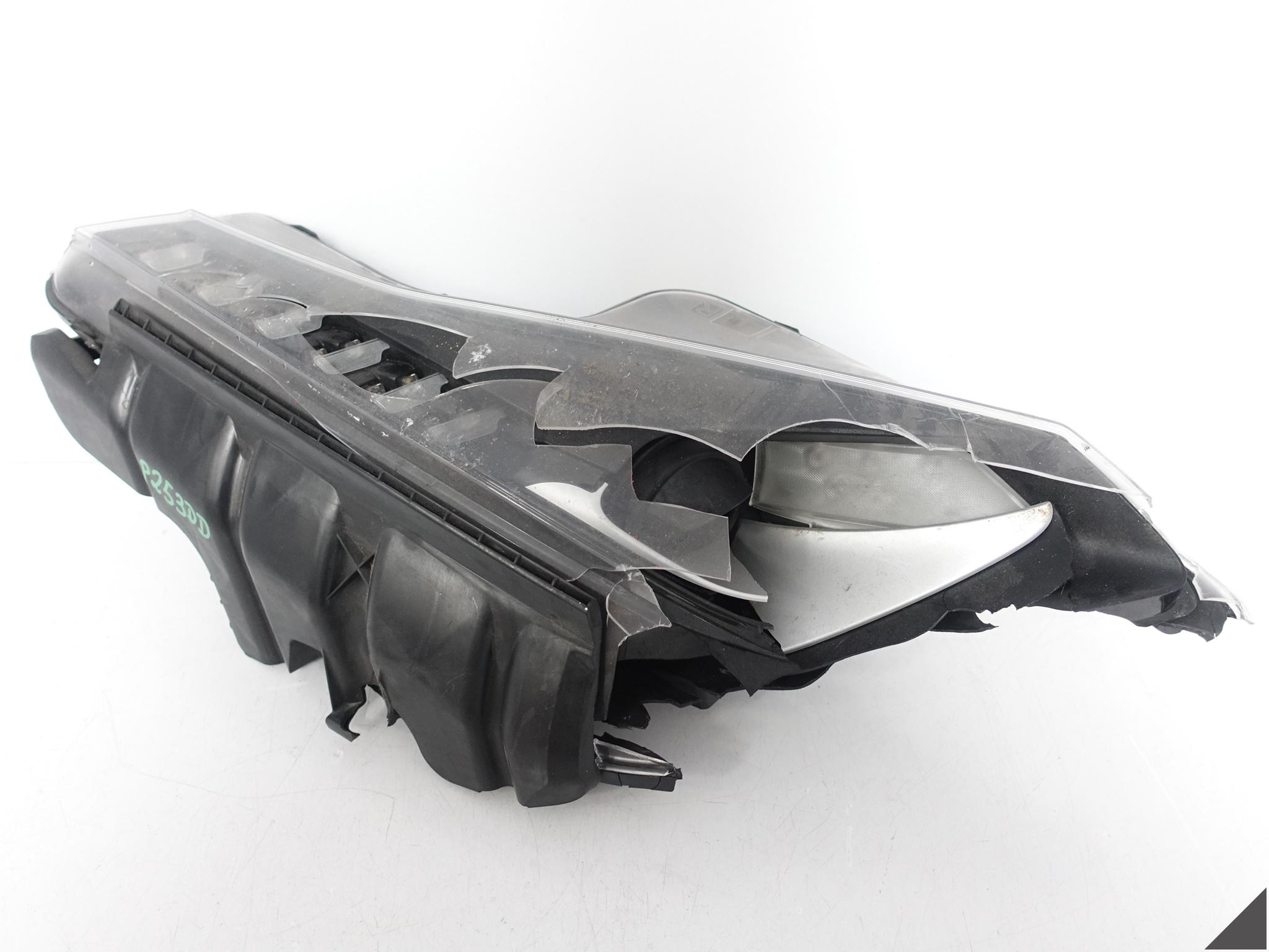FERRARI 488 GTB SPIDER F142 LAMPA XENON + LED PRAWA PRZÓD EUROPA USZKODZONA FERRARI 488 GTB SPIDER F142 LAMPA XENON + LED PRAWA PRZÓD EUROPA USZKODZONA
