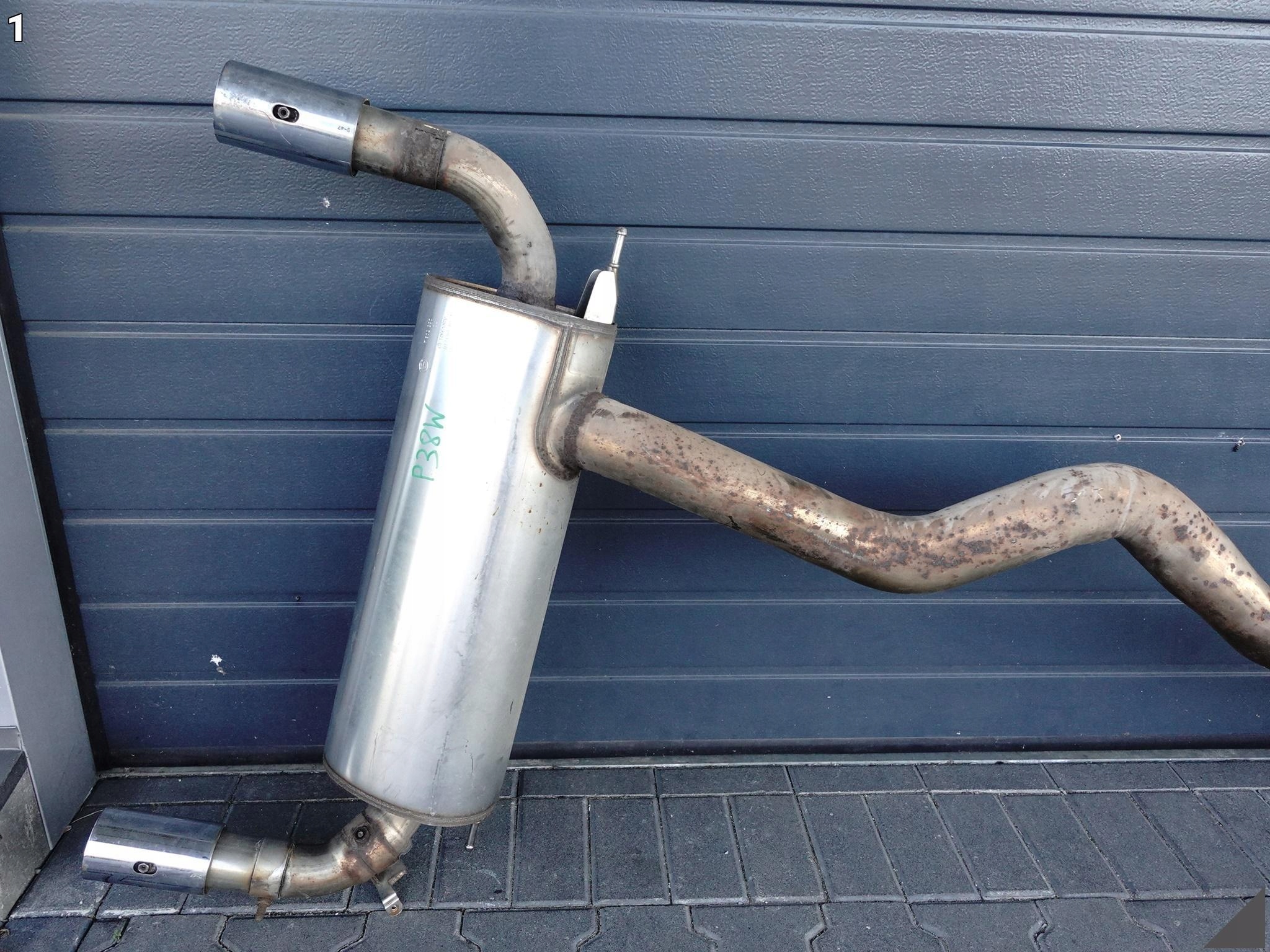 BMW 1 F20 F21 2 F22 M135i M235i 35i M-PAKIET WYDECH TŁUMIK KOŃCÓWKI TYŁ BMW 1 F20 F21 2 F22 M135i M235i 35i M-PAKIET WYDECH TŁUMIK KOŃCÓWKI TYŁ - obrazek 2