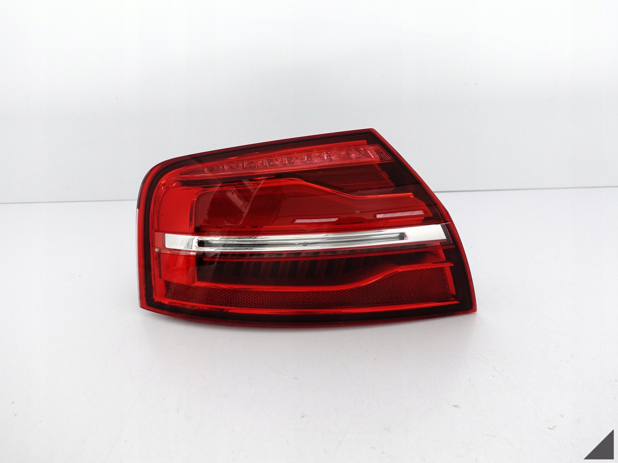 AUDI A8 S8 4H0 D4 LIFT 13-17 MATRIX LED LAMPA W BŁOTNIK LEWA TYŁ EU B.ŁADNA AUDI A8 S8 4H0 D4 LIFT 13-17 MATRIX LED LAMPA W BŁOTNIK LEWA TYŁ EU B.ŁADNA