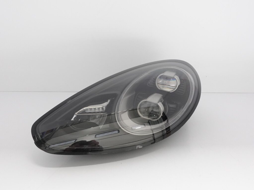 PANAMERA 970 LIFT GTS 13-16 FULL LED LAMPA LEWA EU PANAMERA 970 LIFT GTS 13-16 FULL LED LAMPA LEWA EU