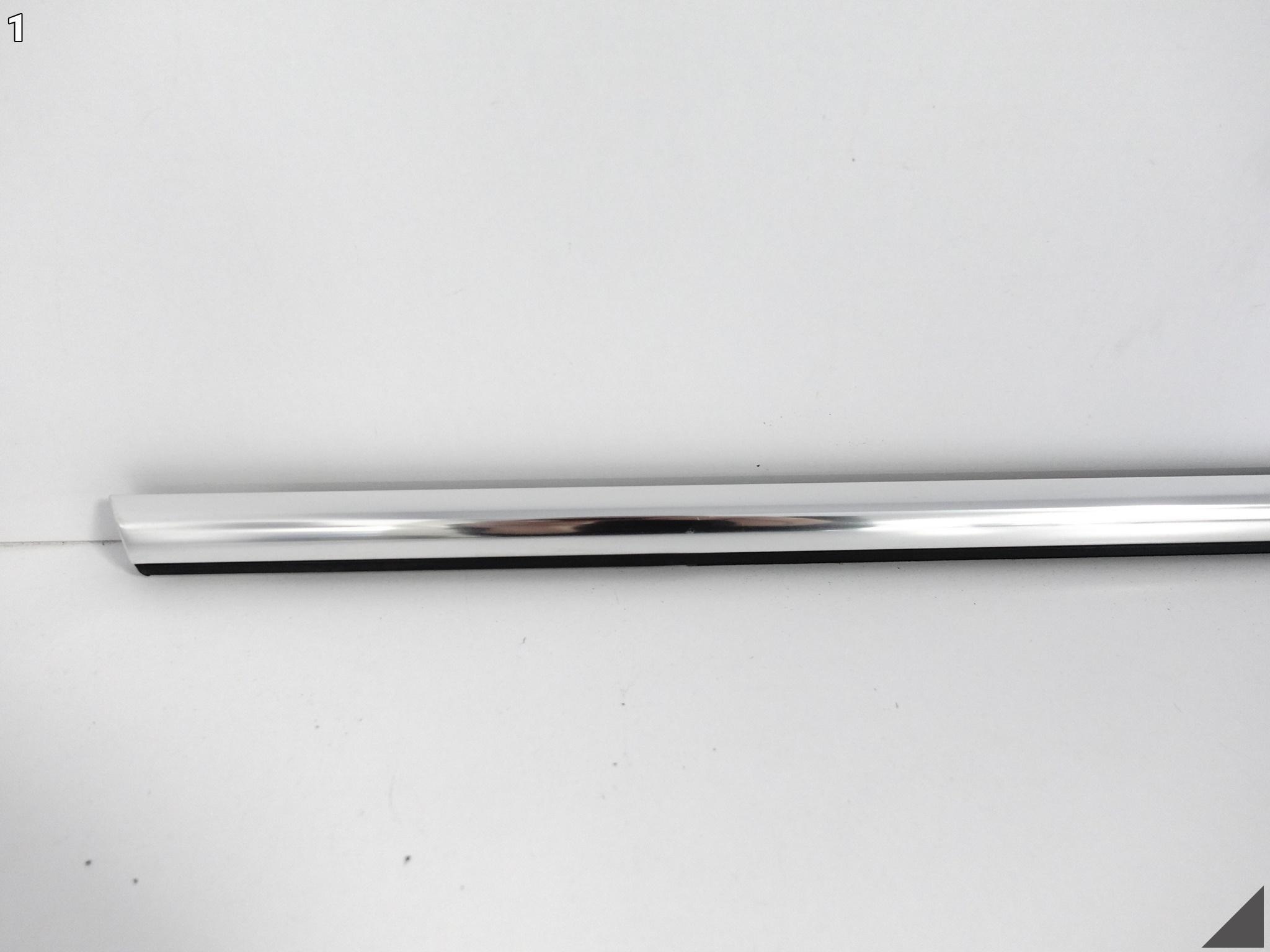 VW TOUAREG III 760 CR7 LIFT 18- LISTWA ZGARNIAJĄCA SZYBY LEWA TYŁ CHROM VW TOUAREG III 760 CR7 LIFT 18- LISTWA ZGARNIAJĄCA SZYBY LEWA TYŁ CHROM - obrazek 2