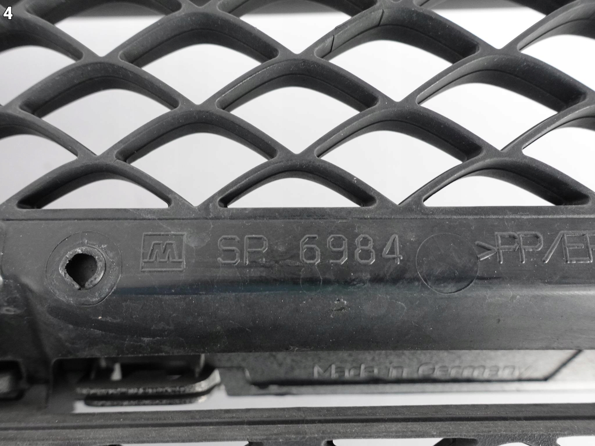 MERCEDES C-KLASA W205 S205 14-18 GRILL ATRAPA MERCEDES C-KLASA W205 S205 14-18 GRILL ATRAPA - obrazek 5