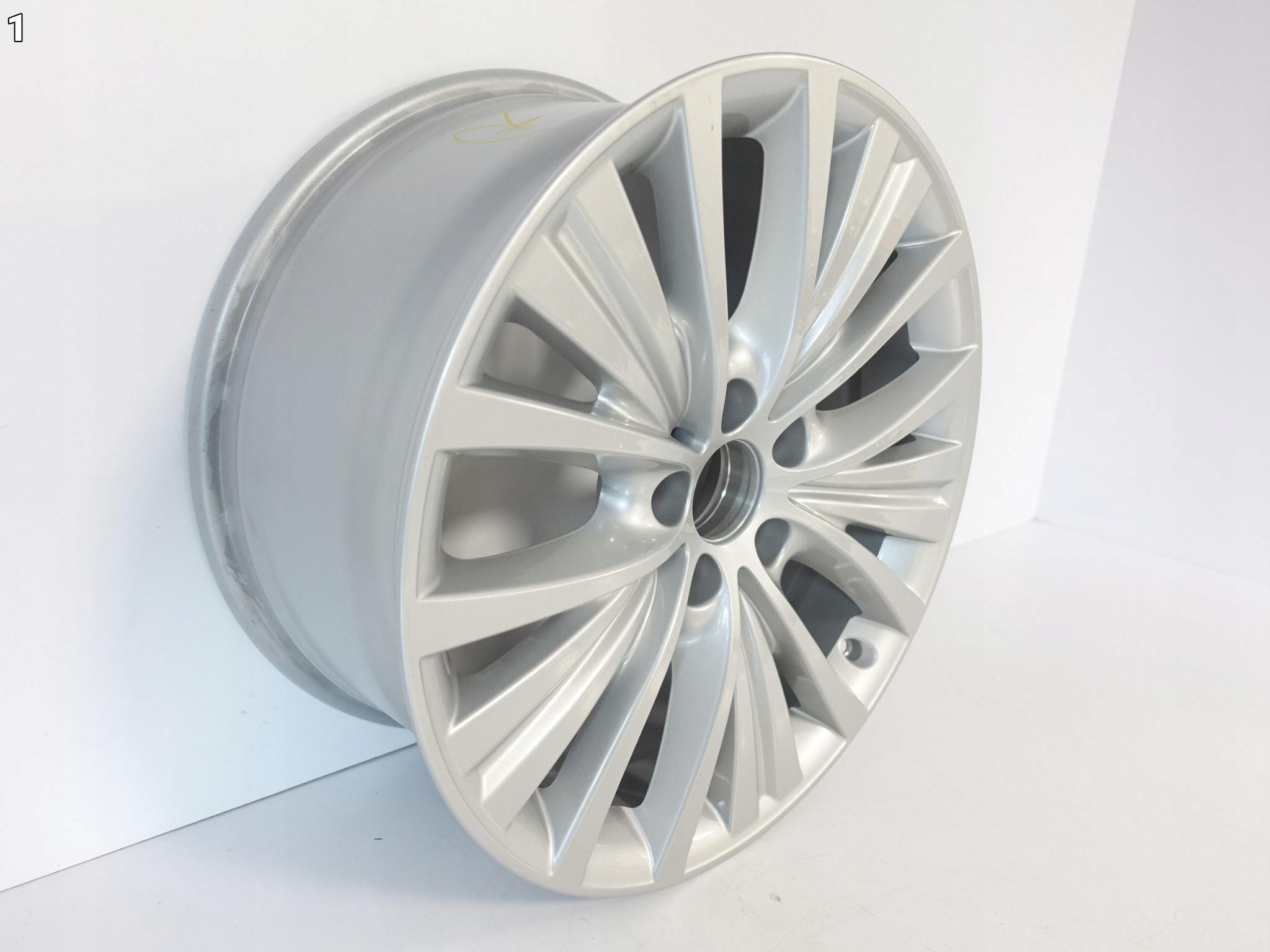 BMW X5 F15 FELGA 9Jx19 IS48 5×120 SILVER IDEALNA BMW X5 F15 FELGA 9Jx19 IS48 5x120 SILVER IDEALNA - obrazek 2
