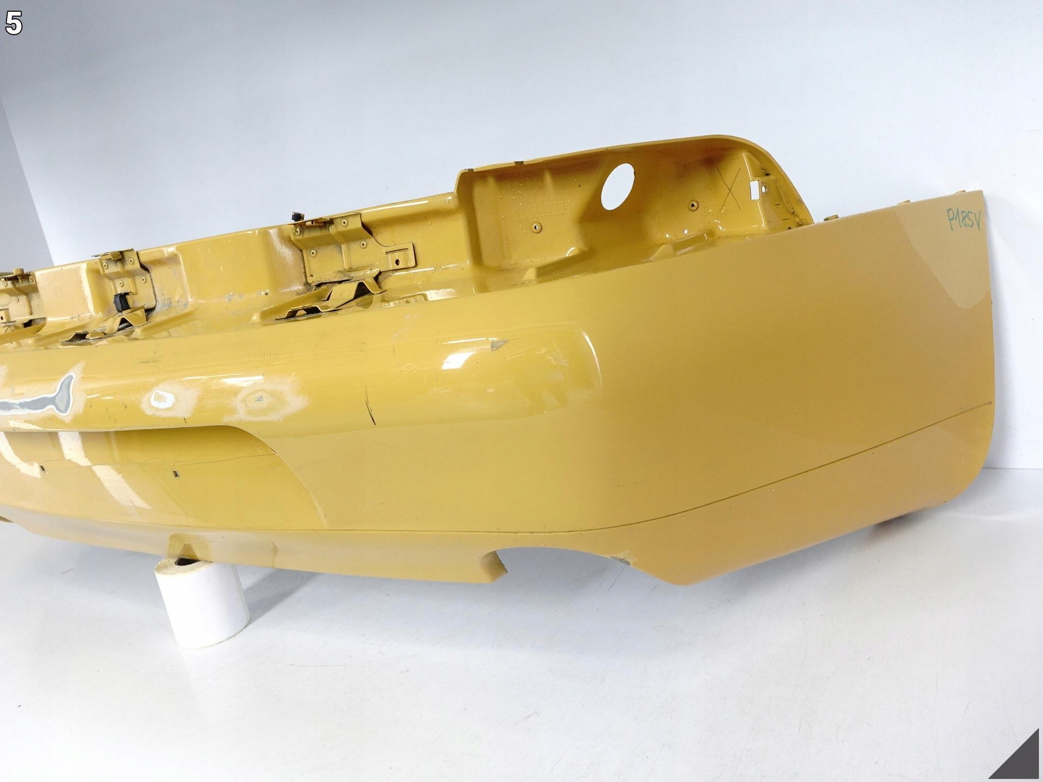 PORSCHE 911 993 1994-1998 Carrera 2 / C4 / Targa ZDERZAK TYŁ TYLNY EUROPA PORSCHE 911 993 1994-1998 Carrera 2 / C4 / Targa ZDERZAK TYŁ TYLNY EUROPA - obrazek 6