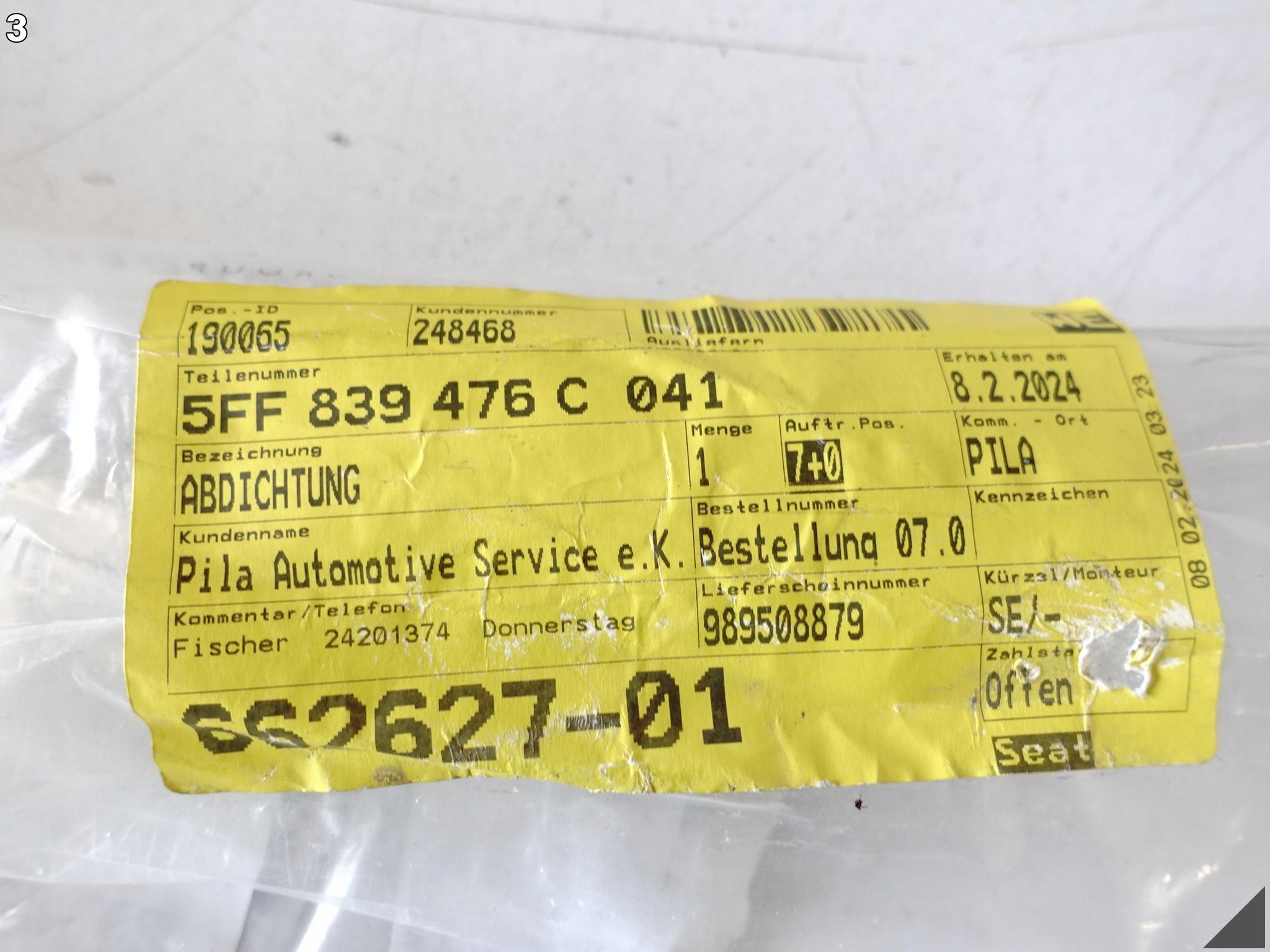 CUPRA FORMENTOR 5FF 21- LISTWA ZGARNIAJĄCA SZYBY DRZWI PRAWA TYŁ 5FF839476C CUPRA FORMENTOR 5FF 21- LISTWA ZGARNIAJĄCA SZYBY DRZWI PRAWA TYŁ 5FF839476C - obrazek 4