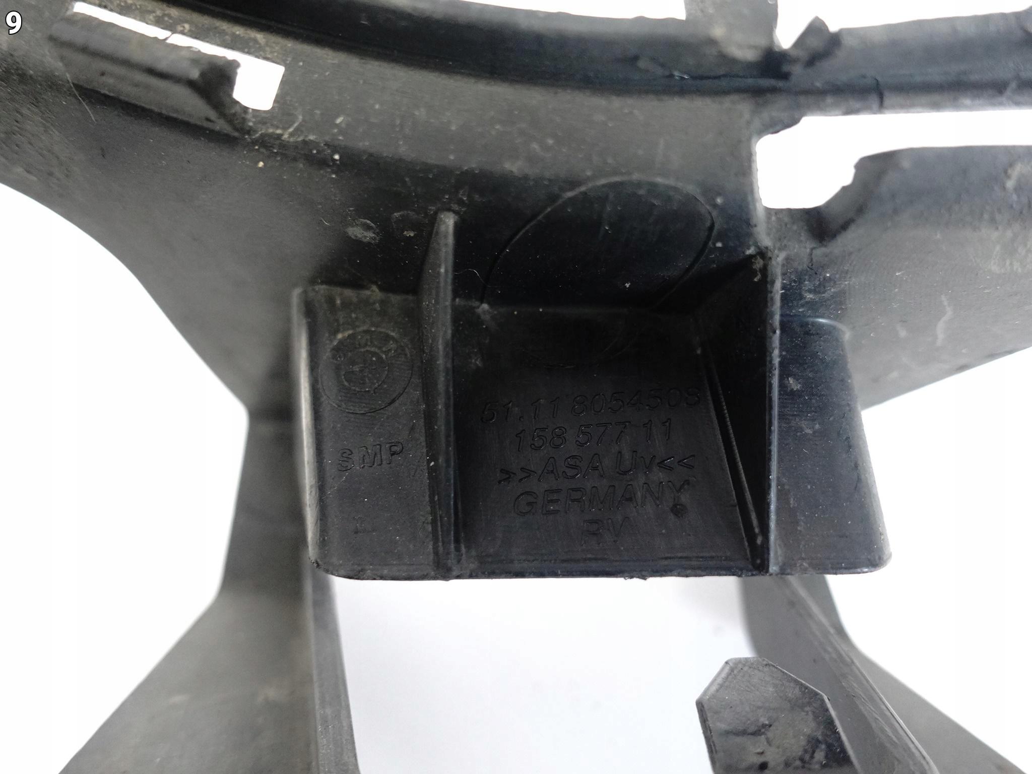BMW 4 F32 F33 F36 M-PAKIET LCI 13-21 KRATKA HALOGENU W ZDERZAK PRAWA PRZÓD BMW 4 F32 F33 F36 M-PAKIET LCI 13-21 KRATKA HALOGENU W ZDERZAK PRAWA PRZÓD - obrazek 10
