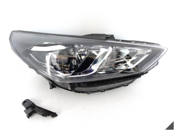 HYUNDAI I30 III 3 LIFT 20-24 LAMPA ZWYKŁA HALOGEN PRAWA PRZÓD EUROPA HYUNDAI I30 III 3 LIFT 20-24 LAMPA ZWYKŁA HALOGEN PRAWA PRZÓD EUROPA