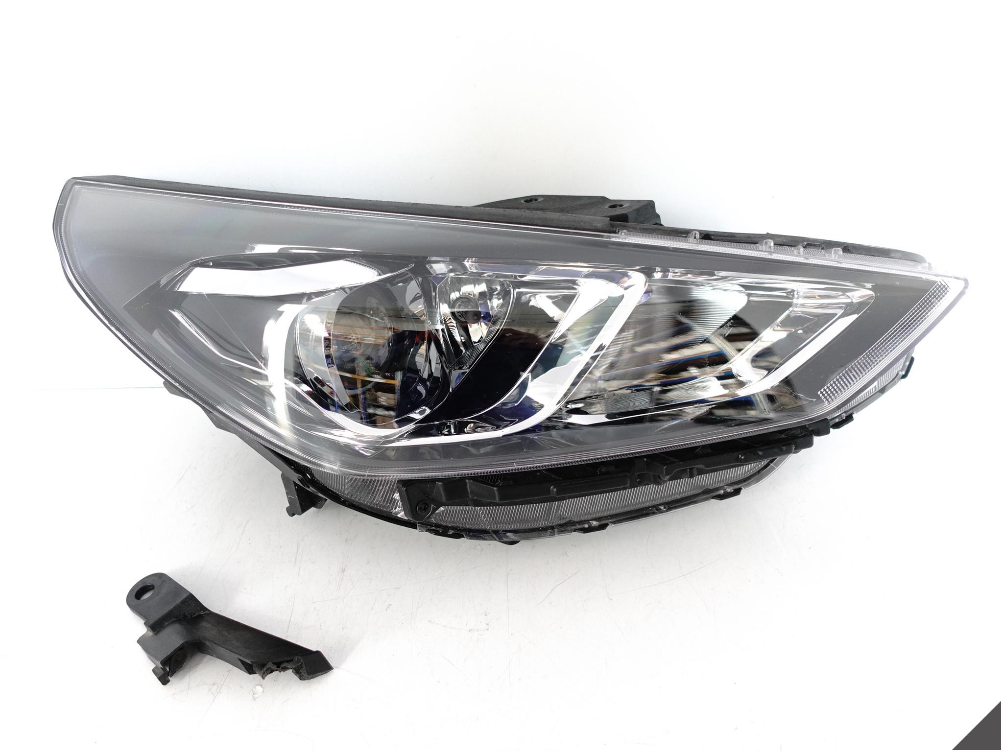 HYUNDAI I30 III 3 LIFT 20-24 LAMPA ZWYKŁA HALOGEN PRAWA PRZÓD EUROPA HYUNDAI I30 III 3 LIFT 20-24 LAMPA ZWYKŁA HALOGEN PRAWA PRZÓD EUROPA